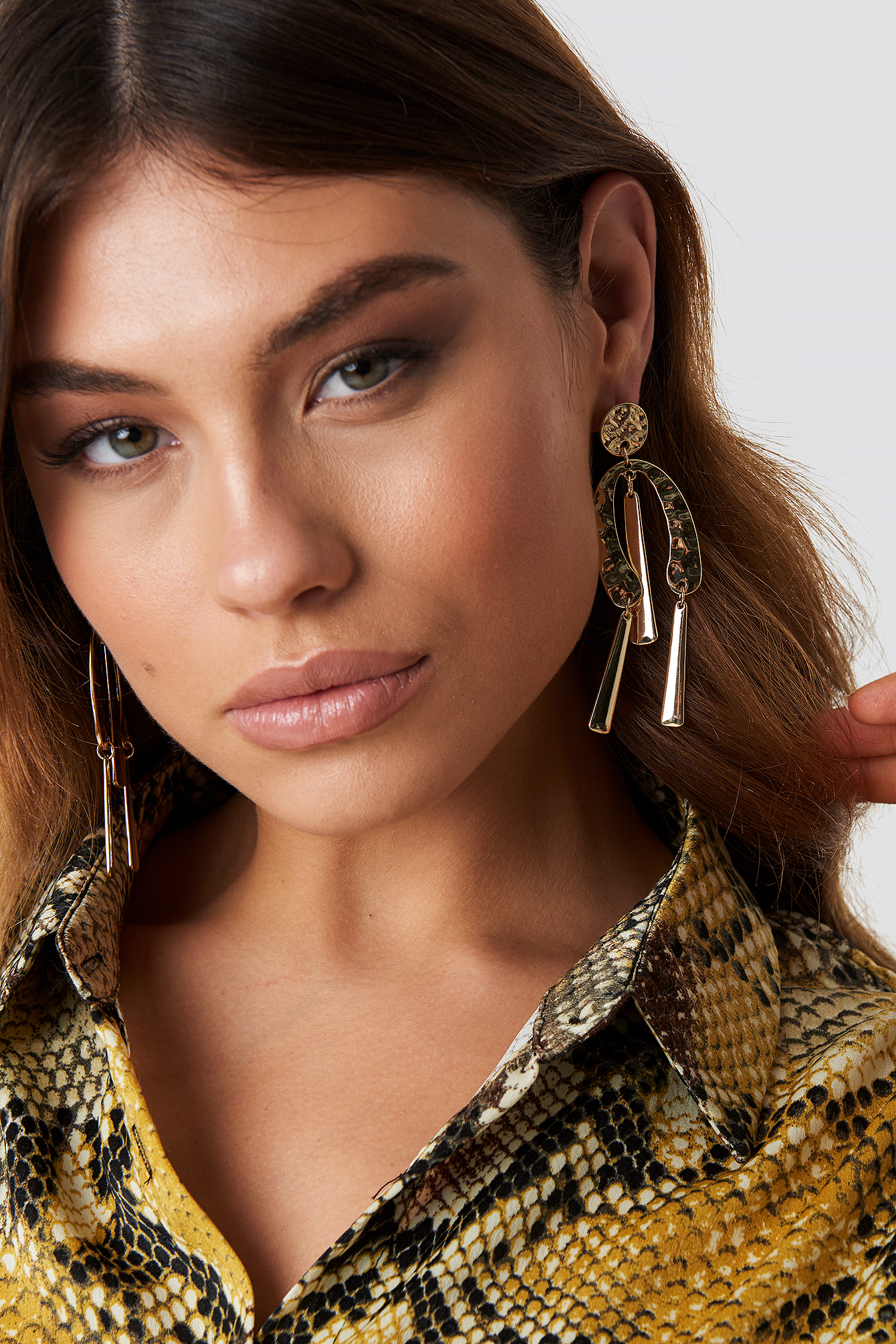 Structured Metal Earrings Gold
