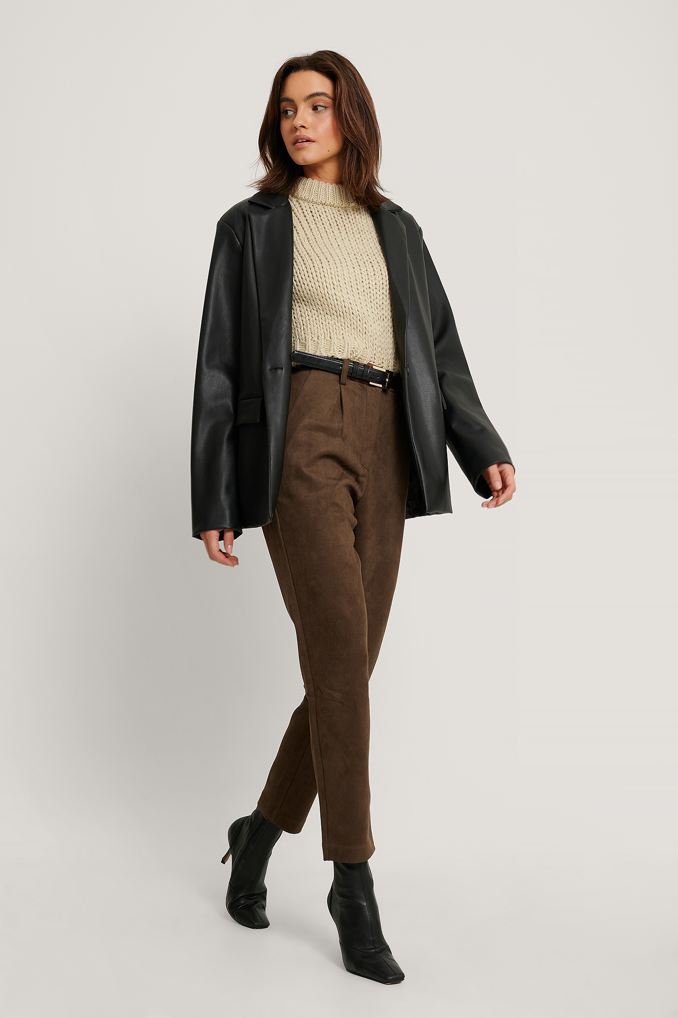 Tapered Faux Suede Pants Brown | na-kd.com
