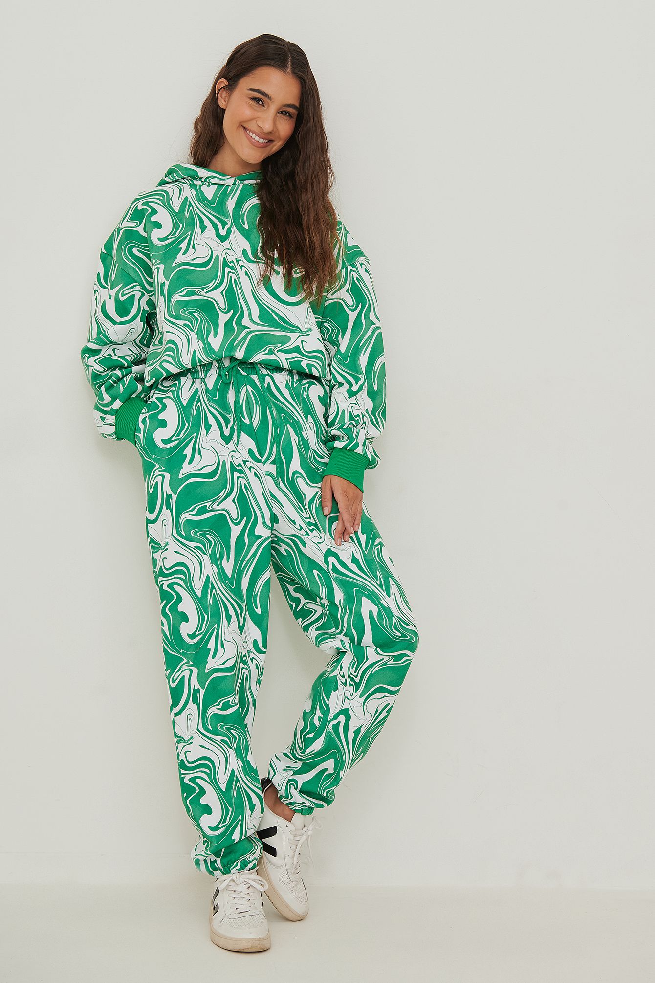 Green Swirl Print Zwężane spodnie dresowe z nadrukiem
