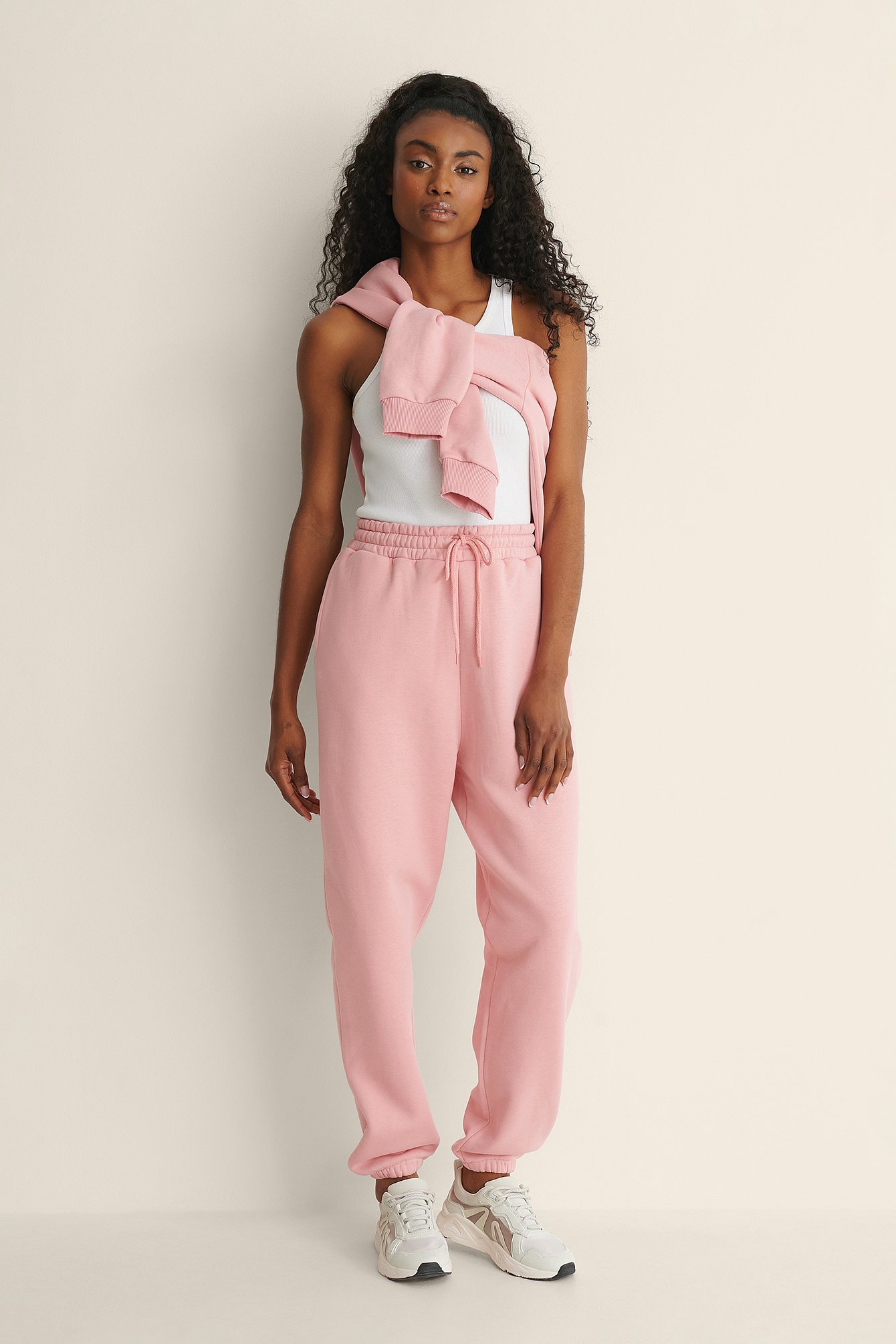 Pink Zwężane spodnie dresowe z organicznej tkaniny