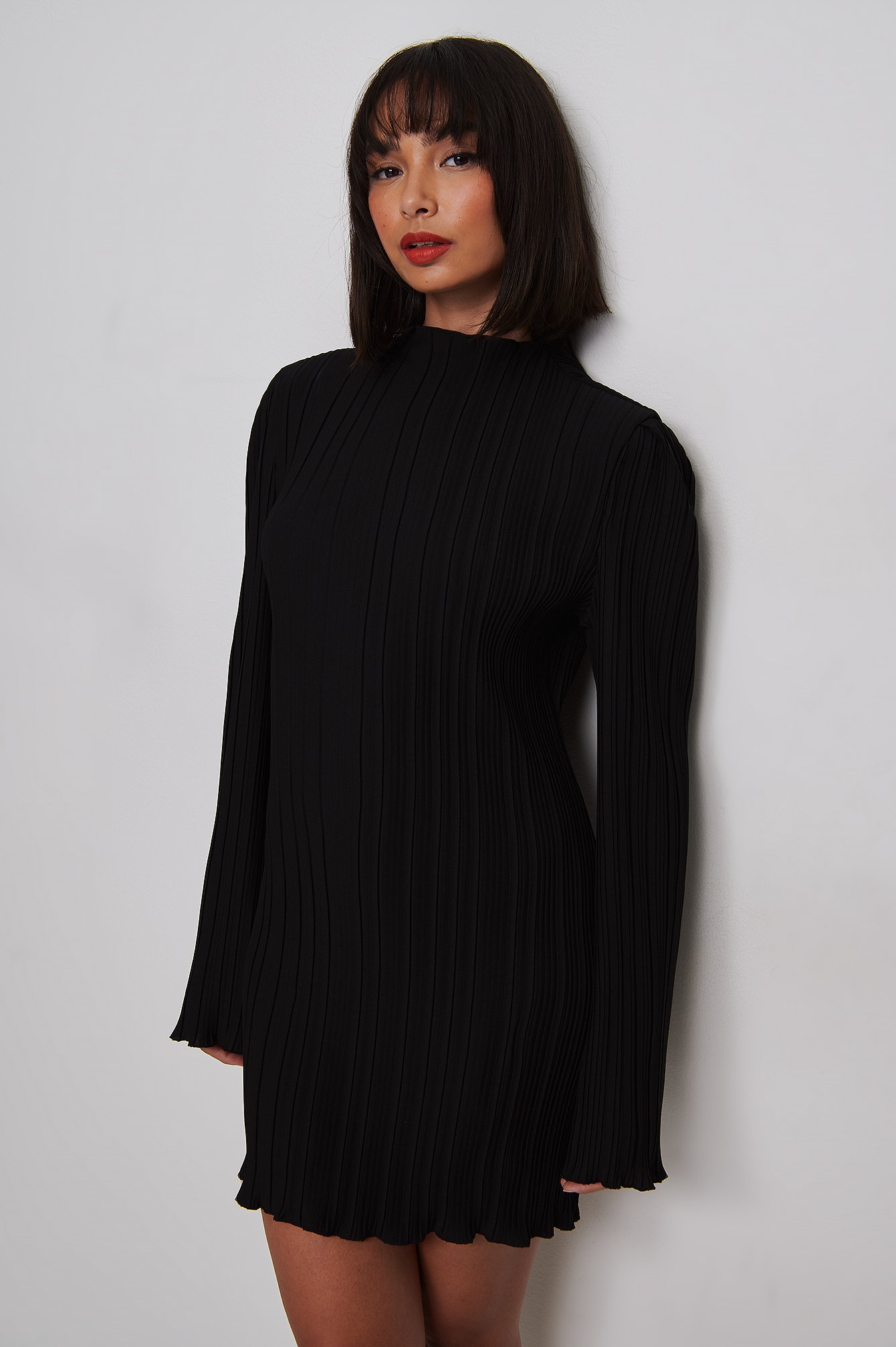 Black Texturiertes Kleid Mit Untergesetzten Schultern