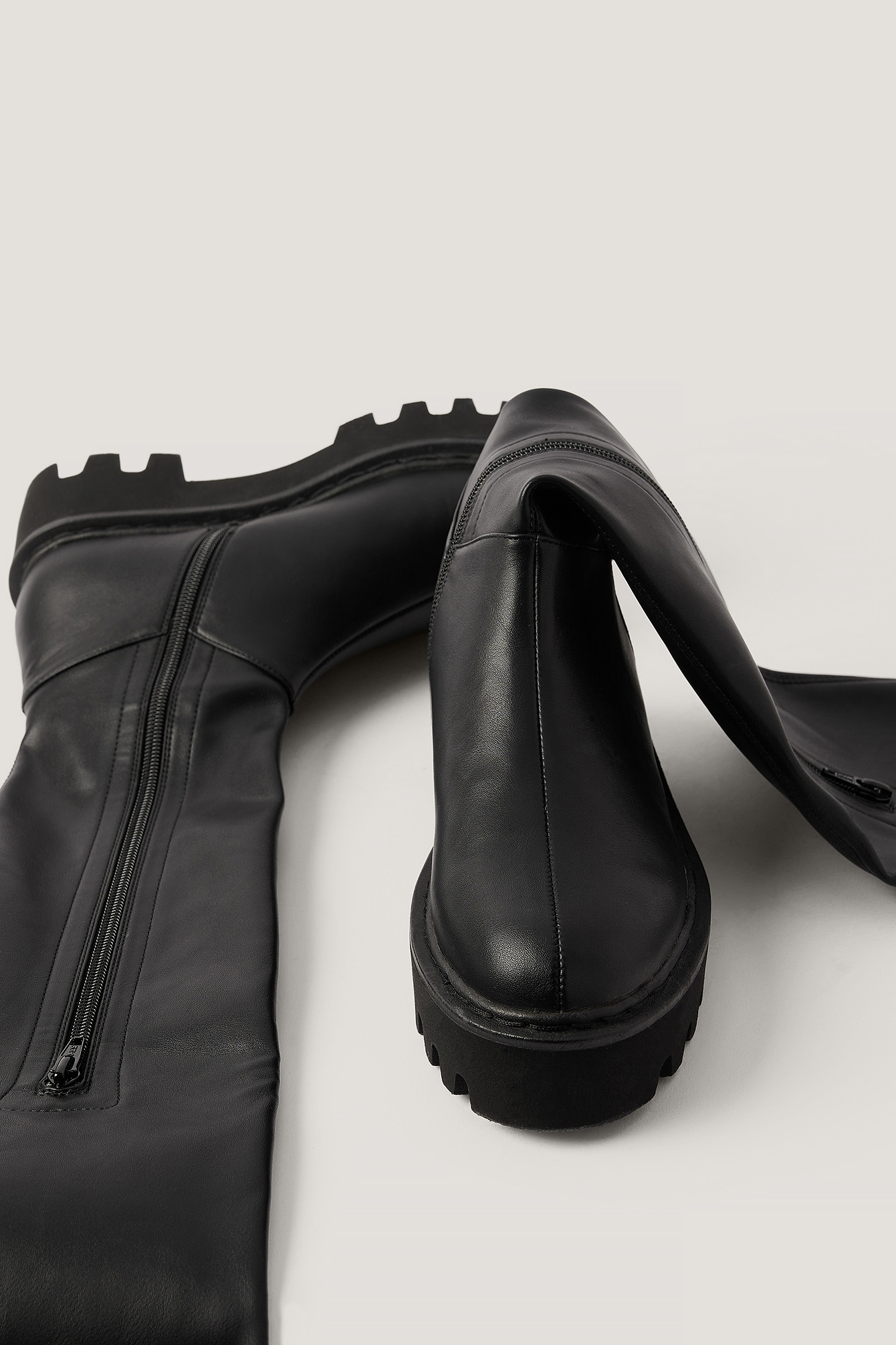 Thigh High Profile Sole Boots Black | na-kd.com