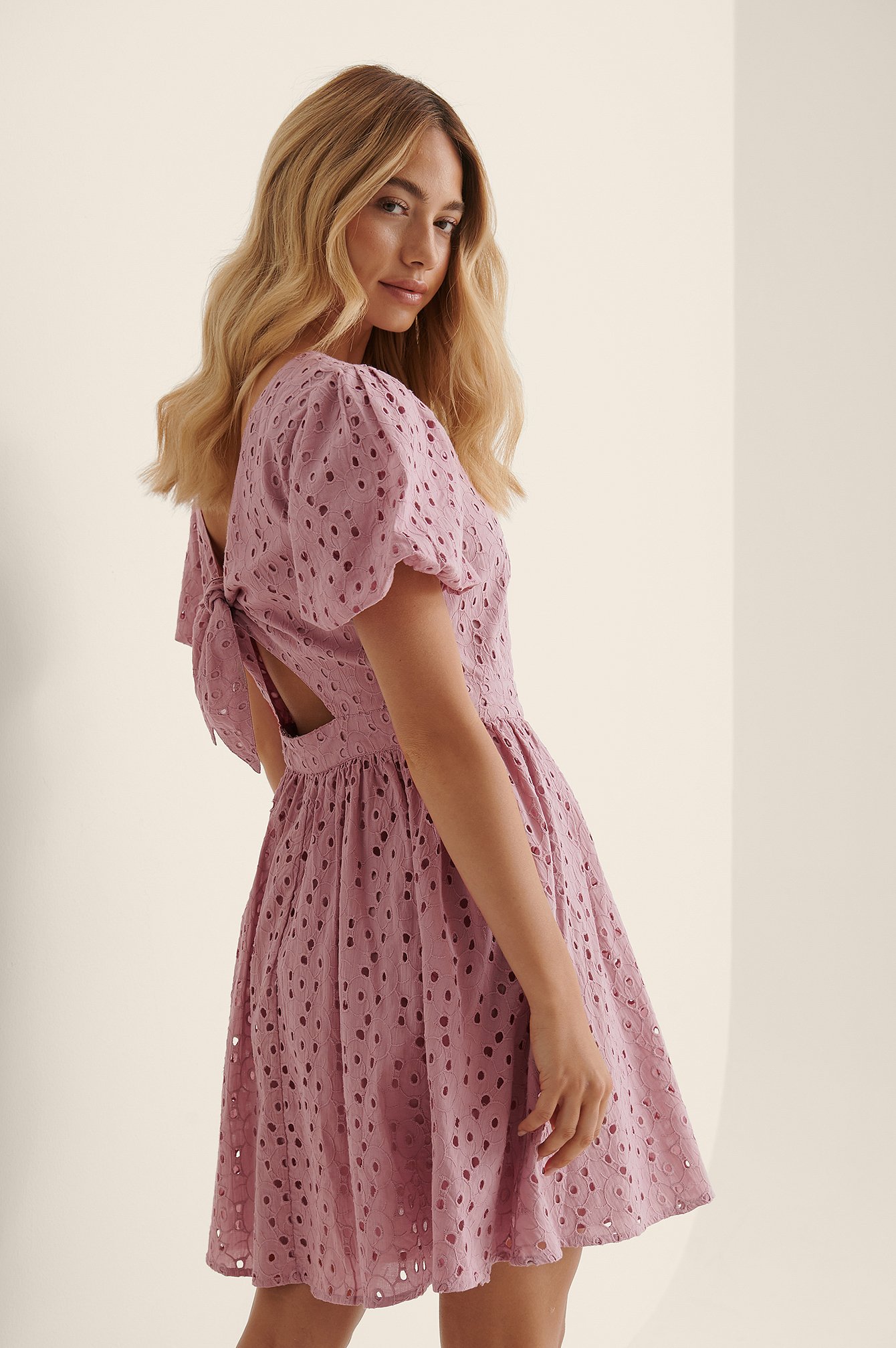 Dusty Pink Økologisk kjole med stropper og knytting bak