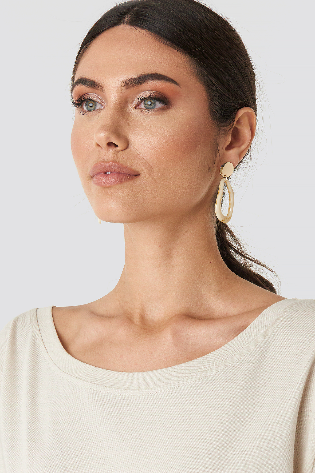 Top Bead Resin Earrings Nude