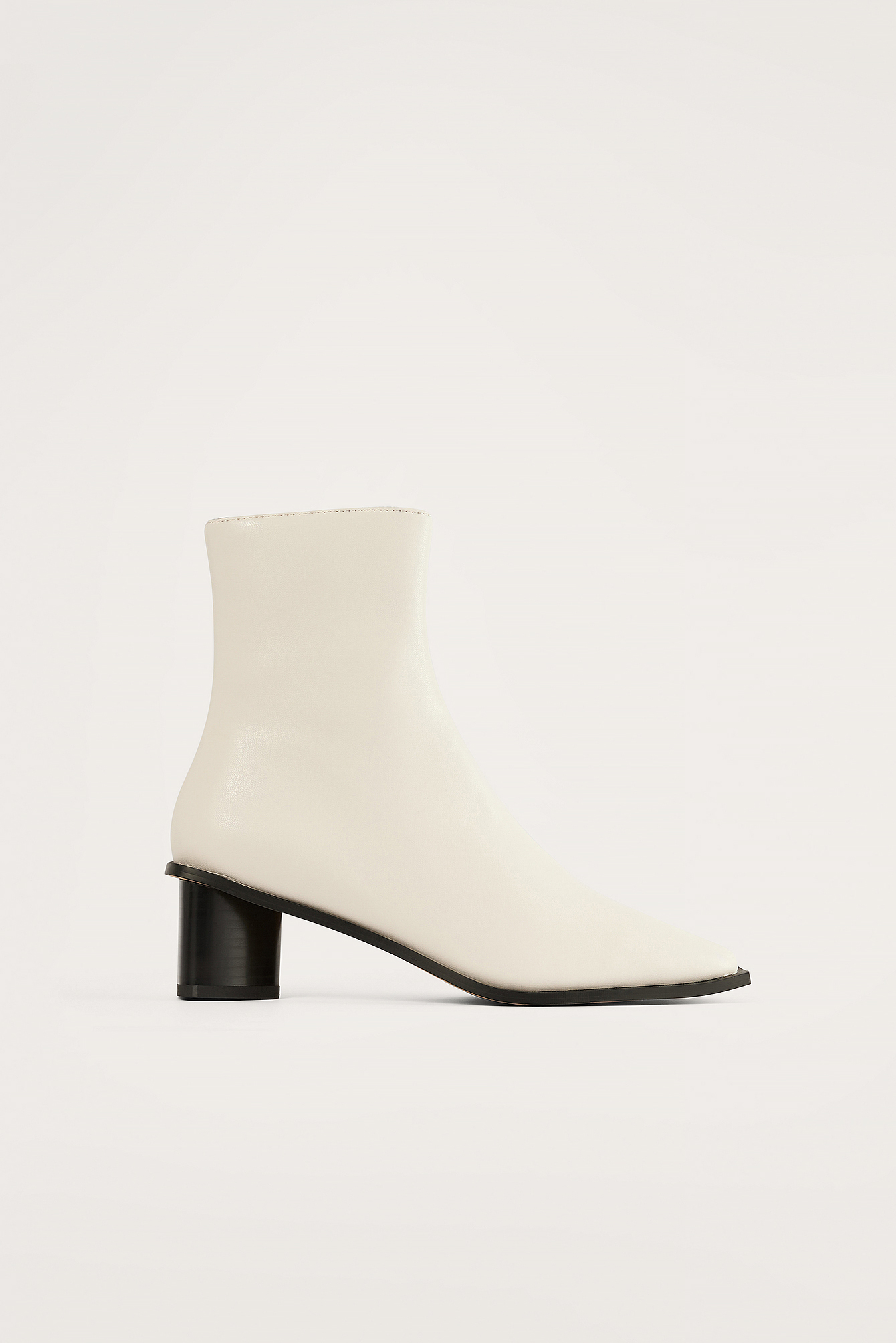 Triangle Heel Boots White | NA-KD