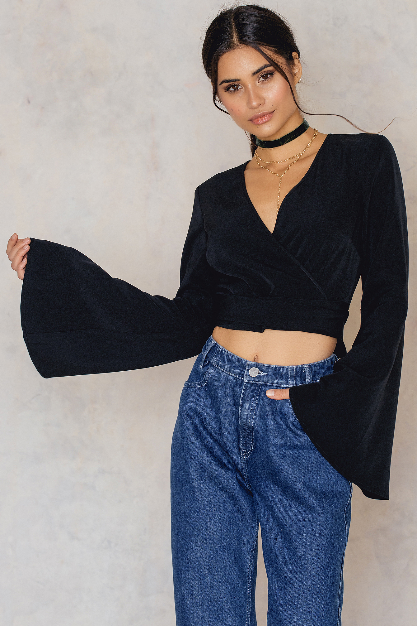 Trumpet Sleeve Knot Top Schwarz NAKD