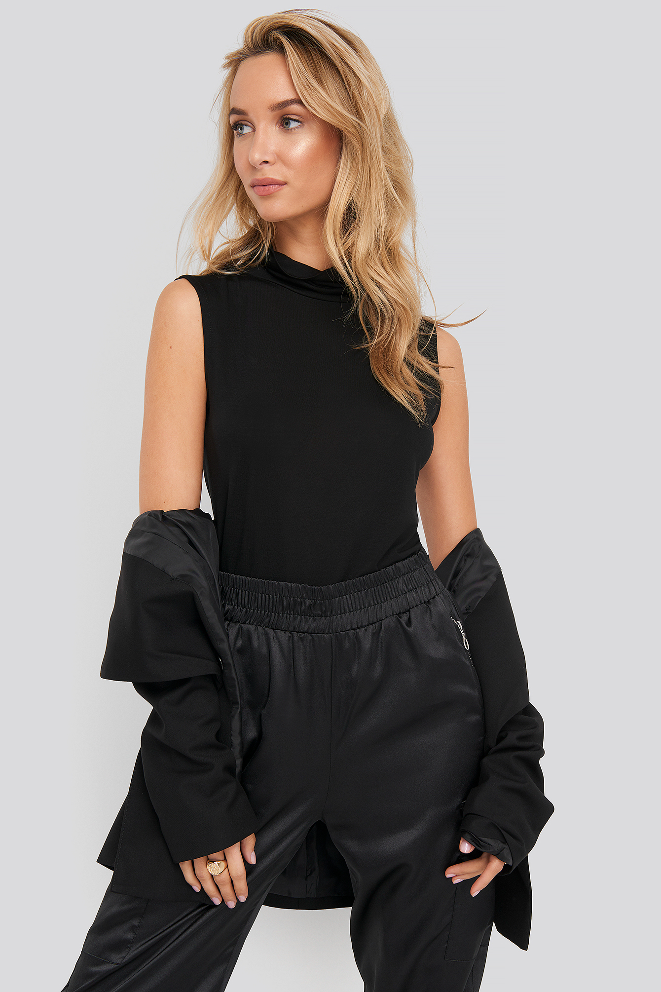 Turtle Neck Sleeveless Ribbed Jersey Top Black