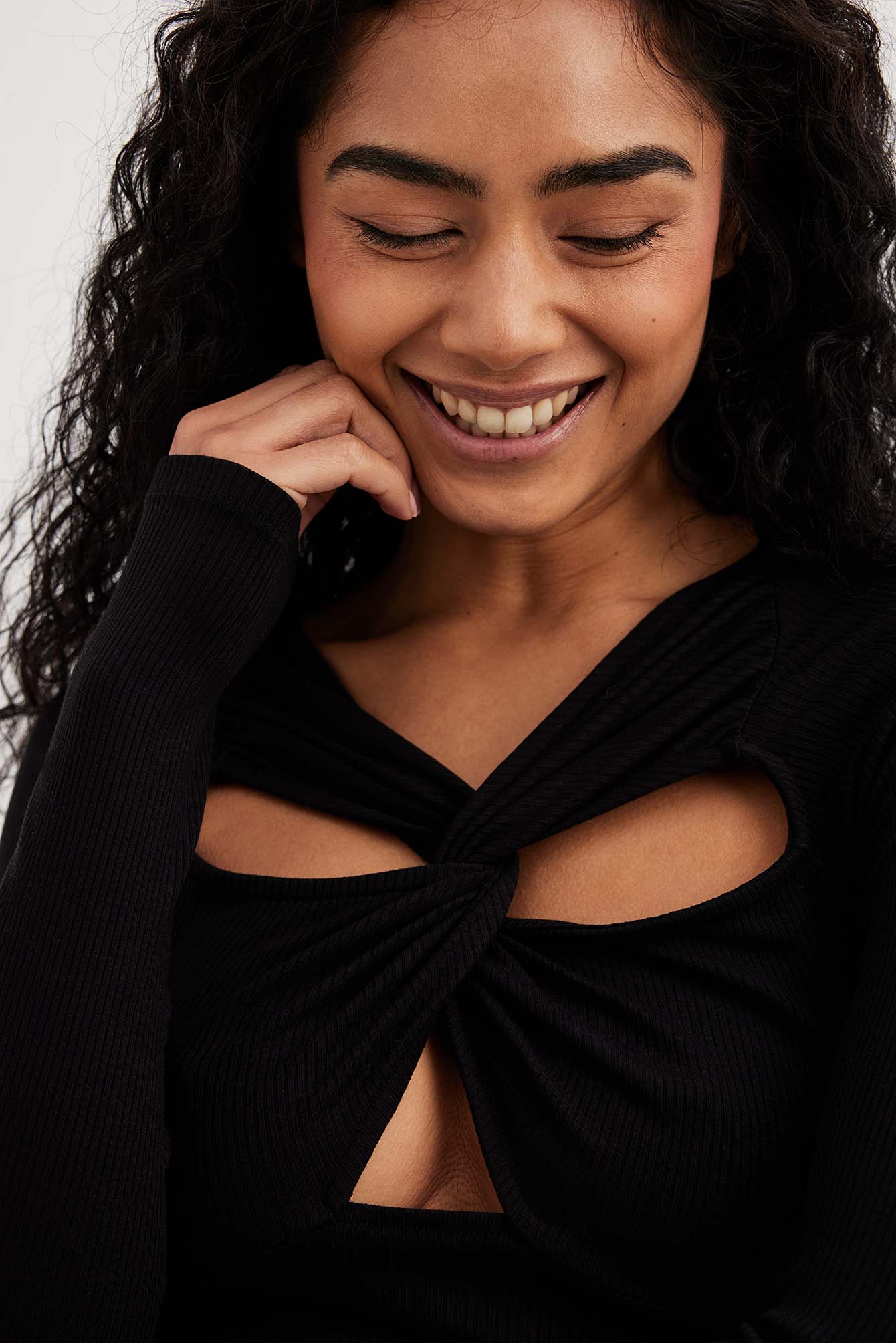 Twist Detailed Top Black | NA-KD