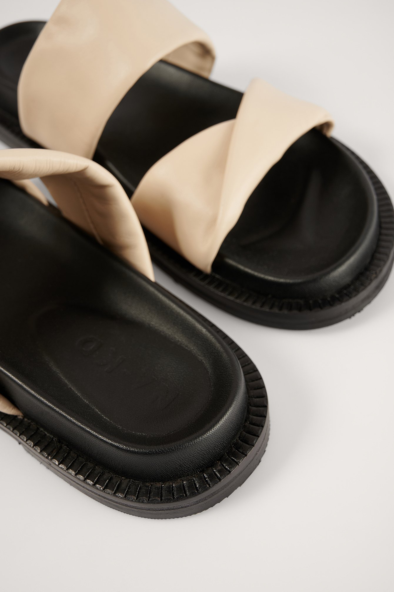 Na-kd Twisted Leather Slippers - Beige