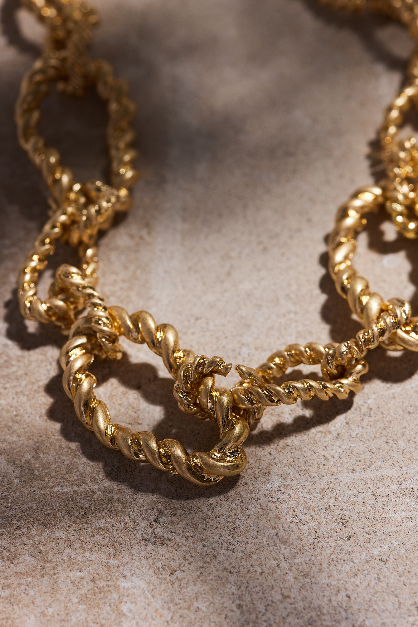 Twisted Hoop Chain Necklace Gold | na 