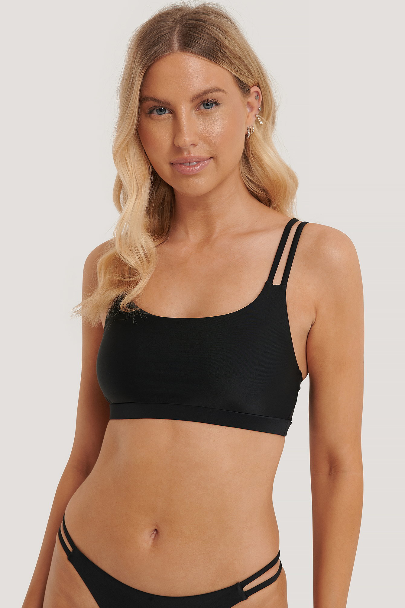 Two Strap Bikini Sport Bra Schwarz Na Kd Com