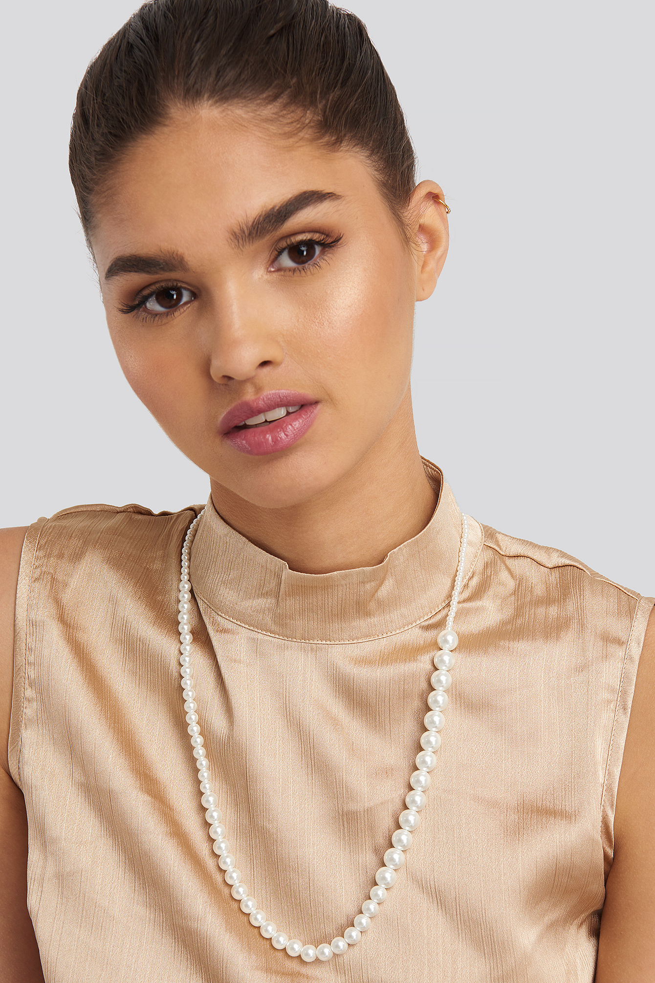 Uneven Long Pearl Necklace White