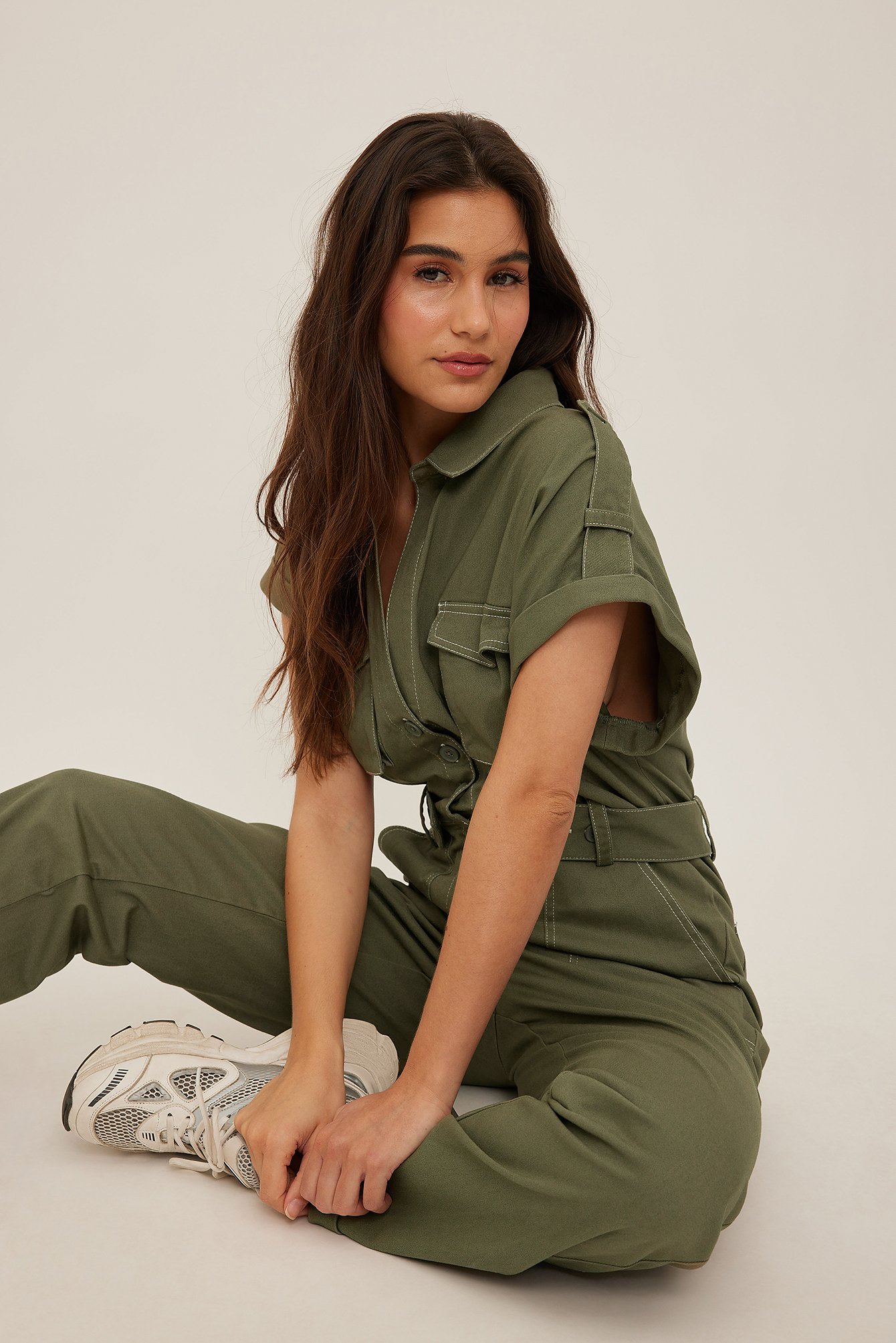 Khaki Green Utility-jumpsuit met knoopdetail