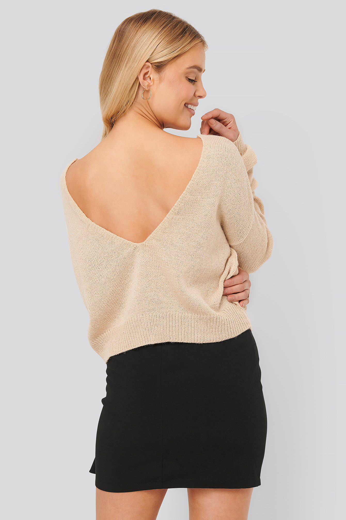 Beige NA-KD V-neck Back Cropped Knitted Sweater