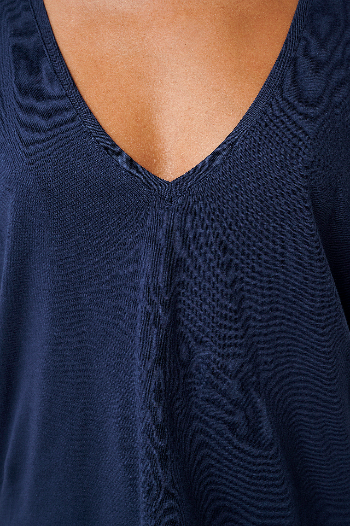 V-neck Tee Navy