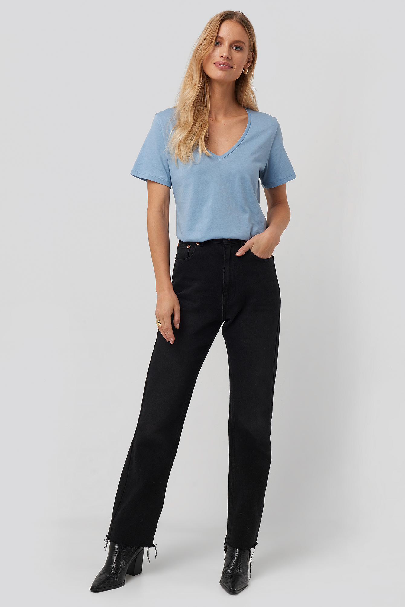 V-neck Tee Dusty Light blue