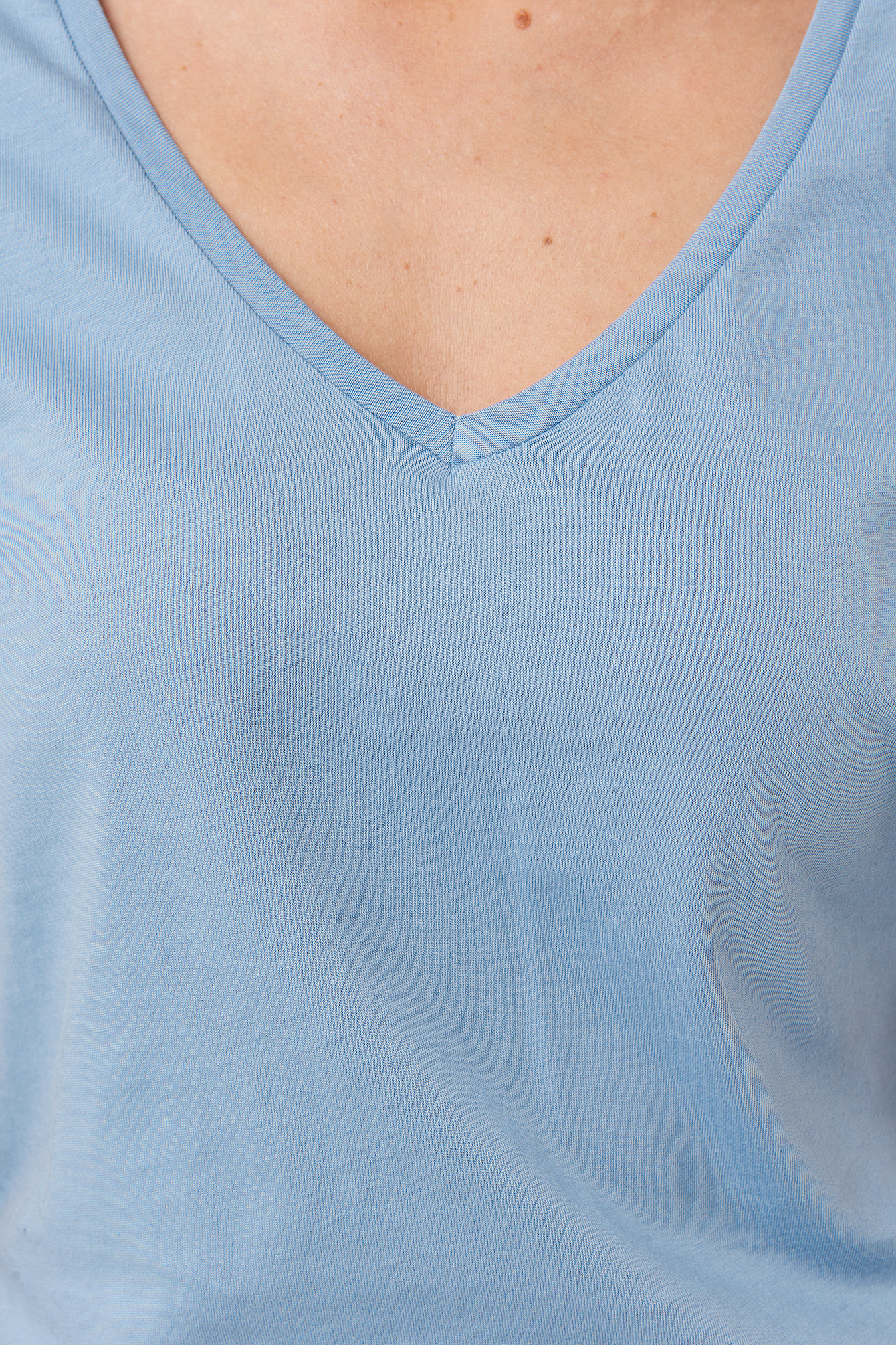 V-neck Tee Dusty Light blue