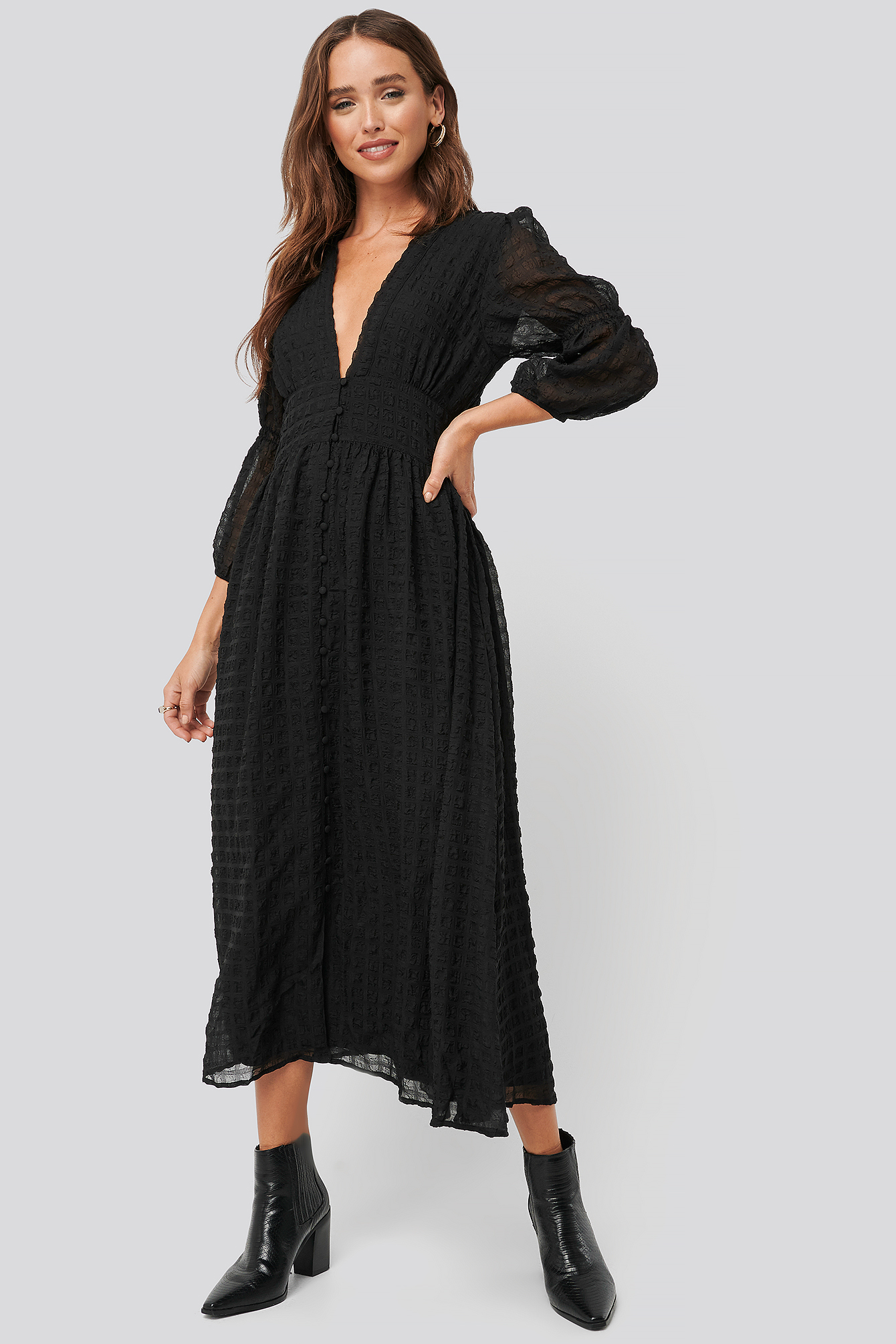 V-Shape Flowy Puff Sleeve Dress Black