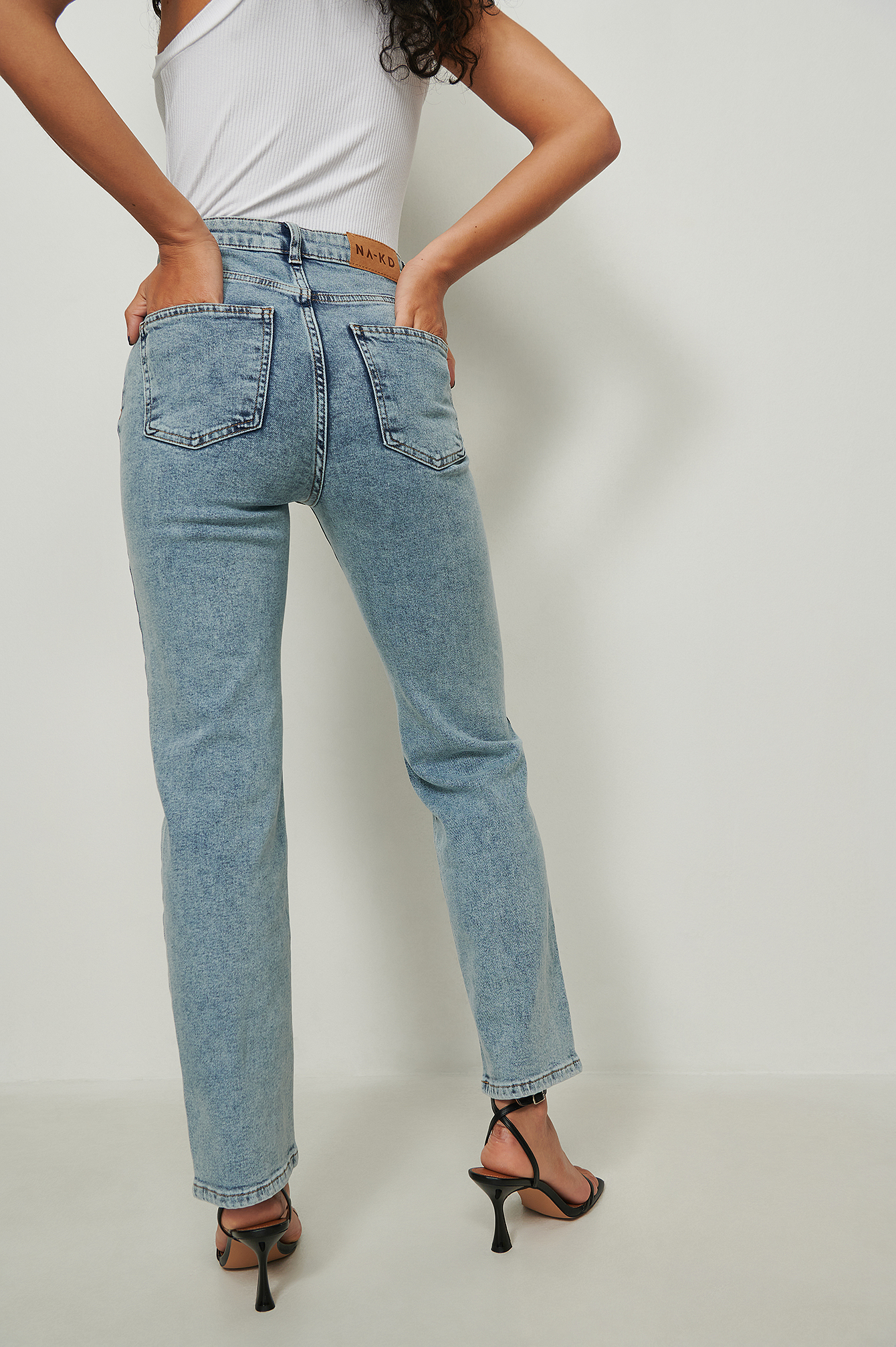 V-shaped Waist Straight Jeans Blue | na 