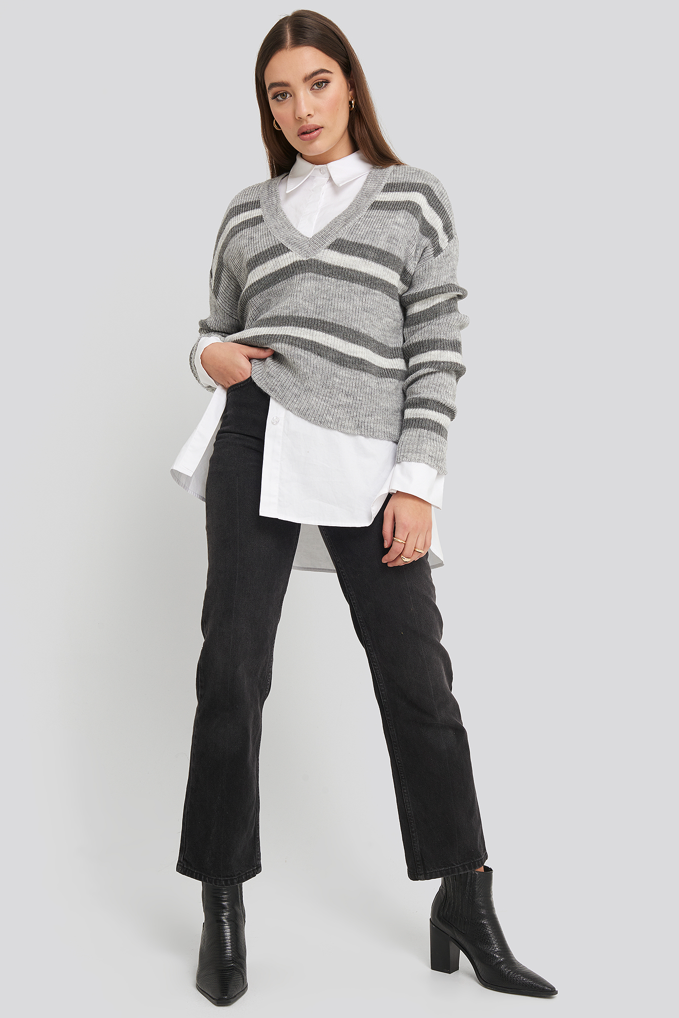 V-neck Striped Knitted Sweater Grey