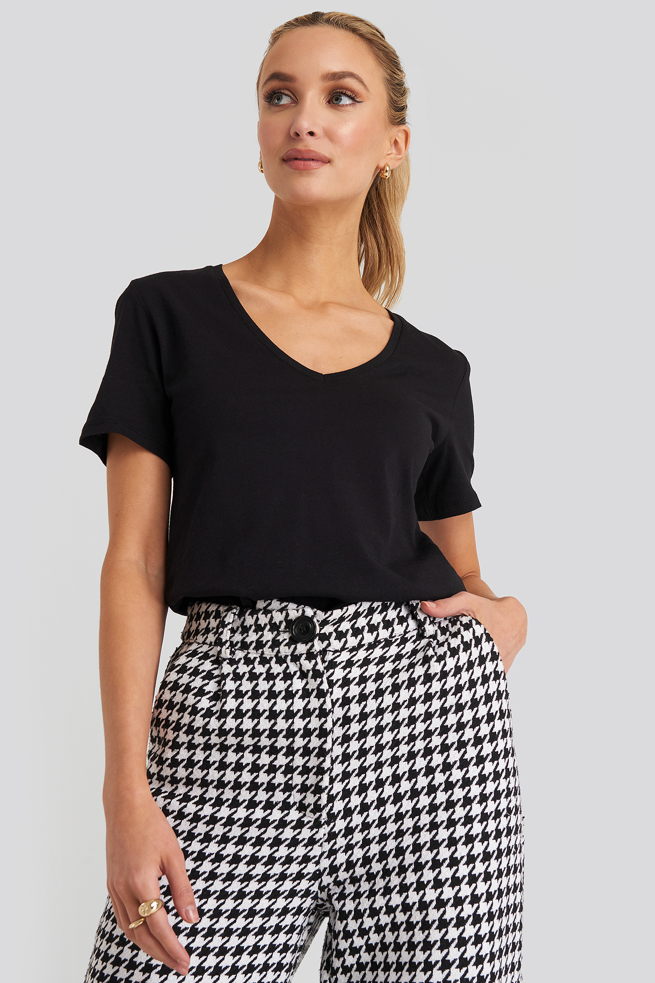 V-neck Tee Black
