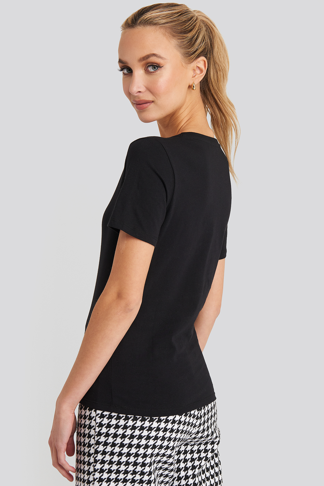 V-neck Tee Black