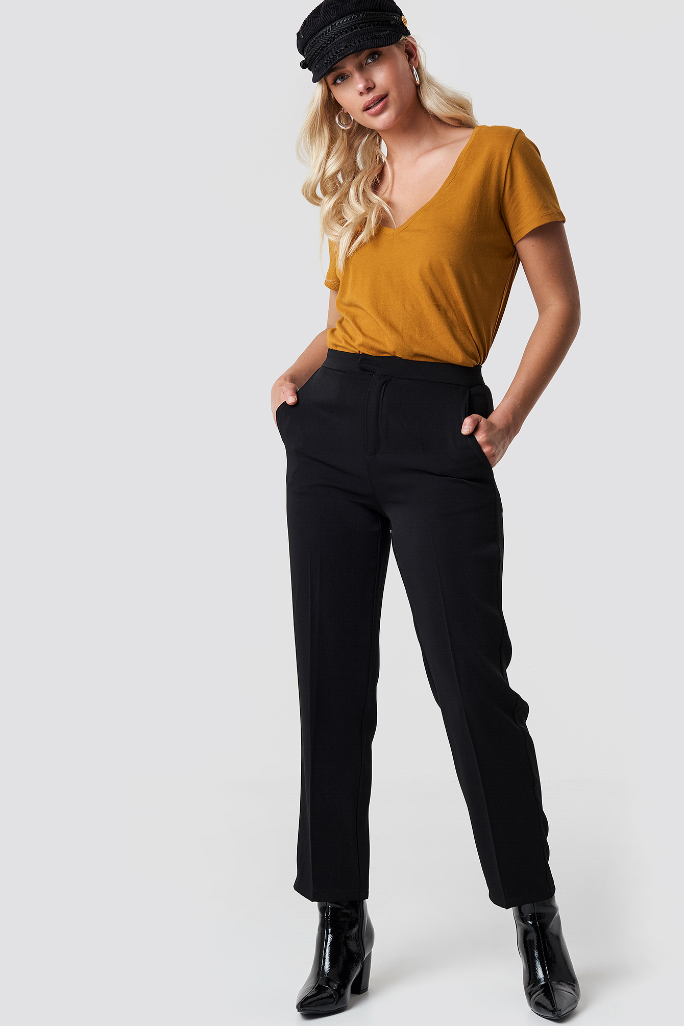 V-neck Tee Dark Mustard