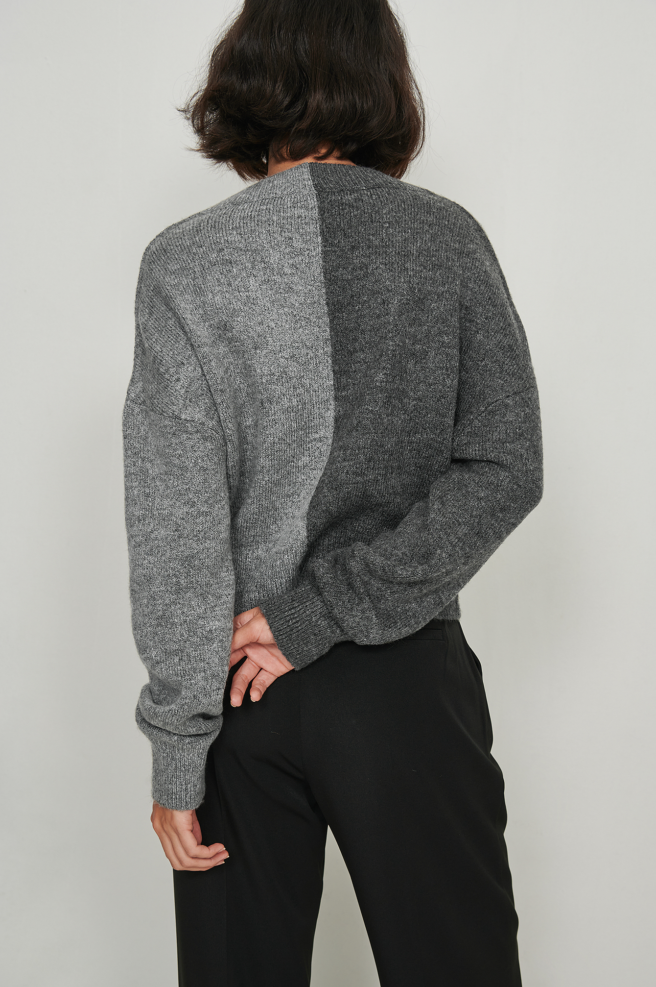 V-necked Knitted Block Colour Sweater Grey | na-kd.com