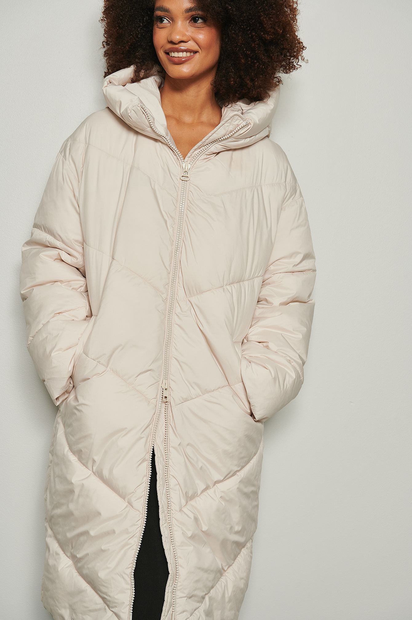 V Shape Long Padded Jacket Beige | na 