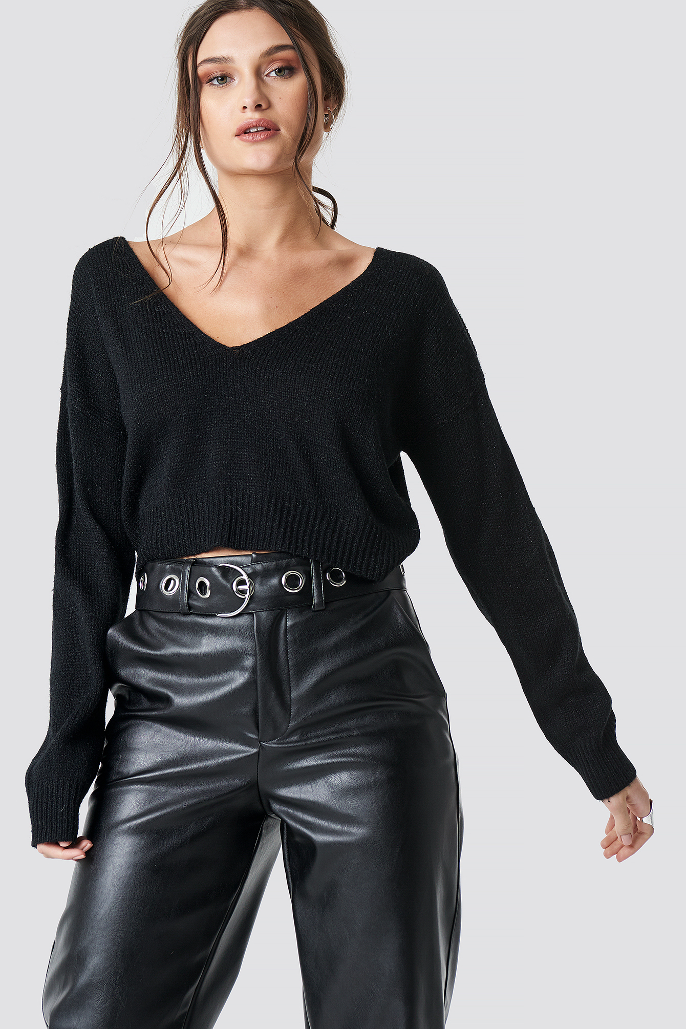 Vneck Cropped Knitted Sweater Black
