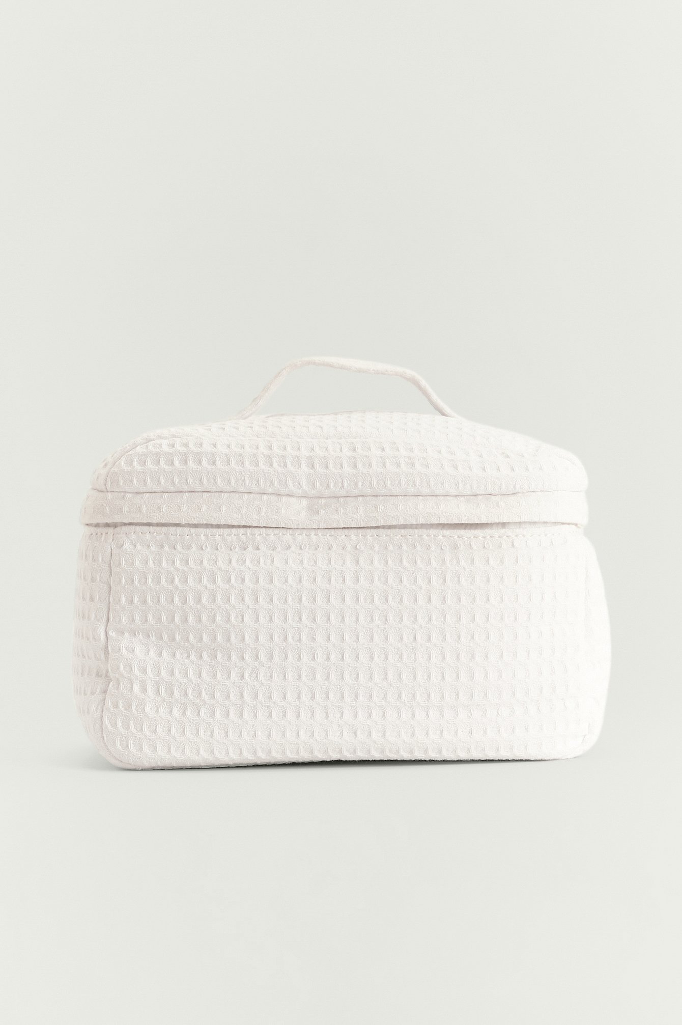 NA-KD Accessories Waffle Compartment Cosmetic Bag - White