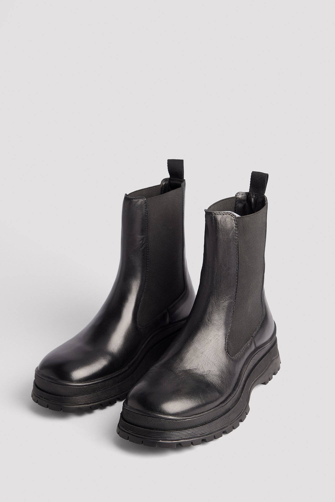 na-kd shoes -  Lederstiefel mit Wellensohle - Black