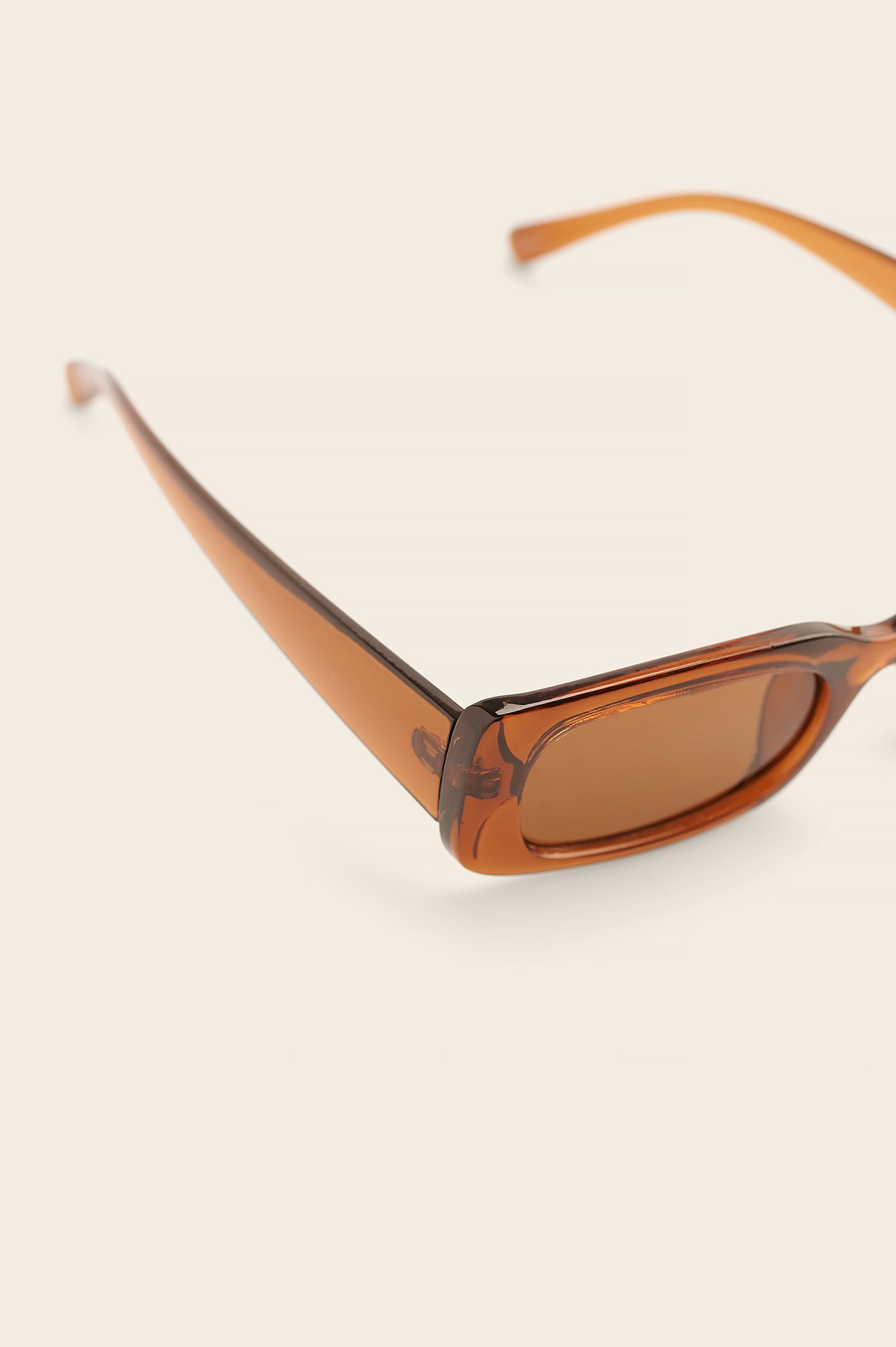 Brown Szerokie okulary przeciwsłoneczne z recyklingu w stylu retro