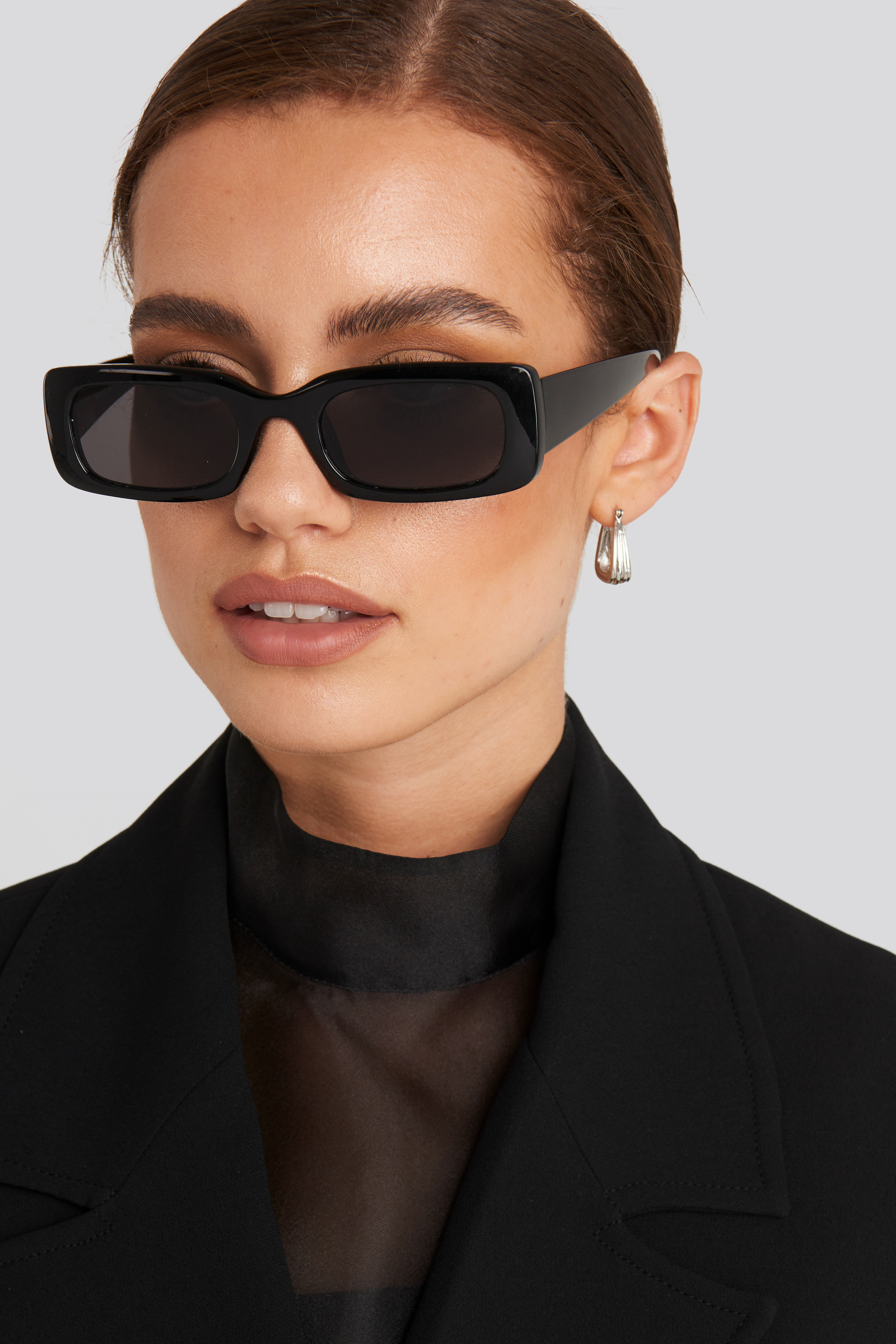 Wide Retro Look Sunglasses Black