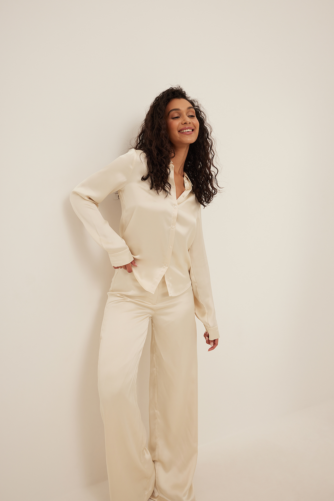 Wide Satin Pants Beige | na-kd.com