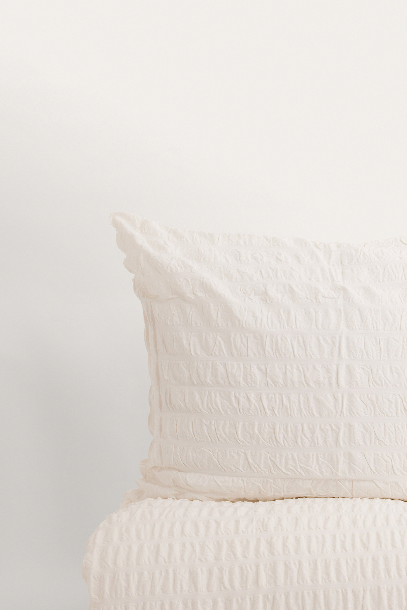 Wide Seersucker Pillow Case Offwhite NAKD