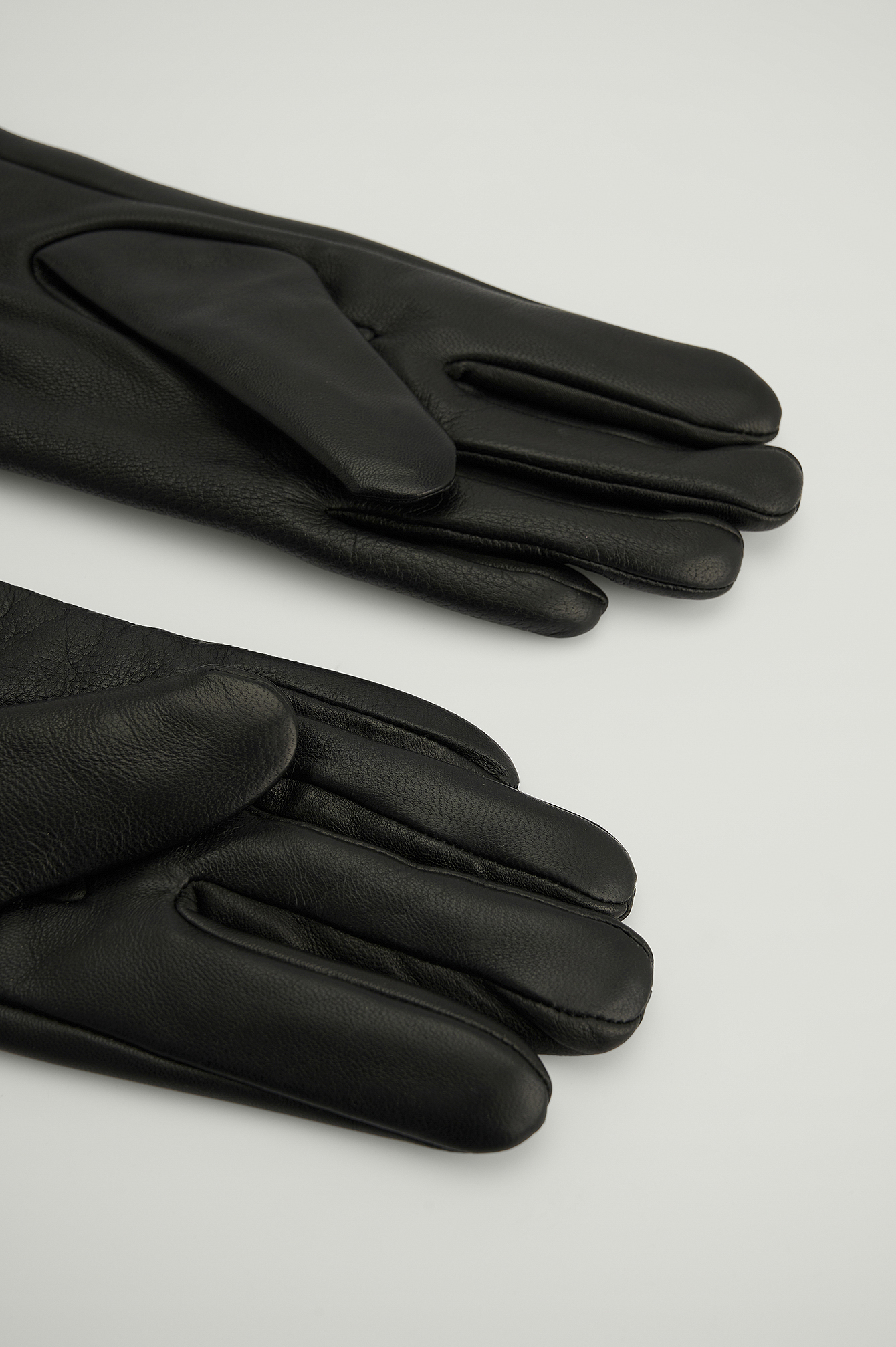 NA-KD Accessories Velour Gloves in Schwarz Damen Accessoires Handschuhe 