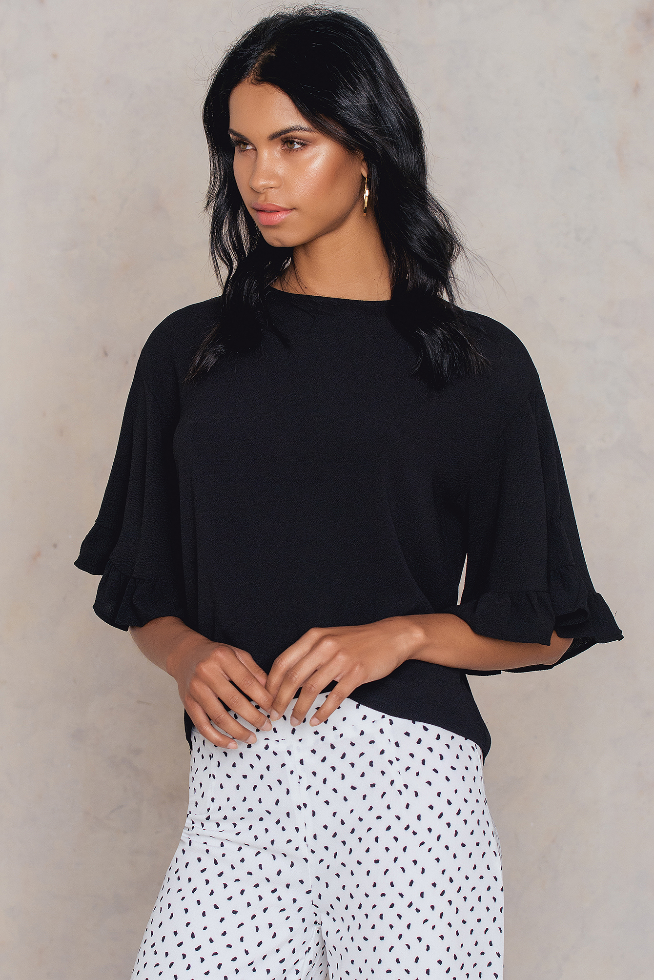 Wide Sleeve Frill Top Black | NA-KD