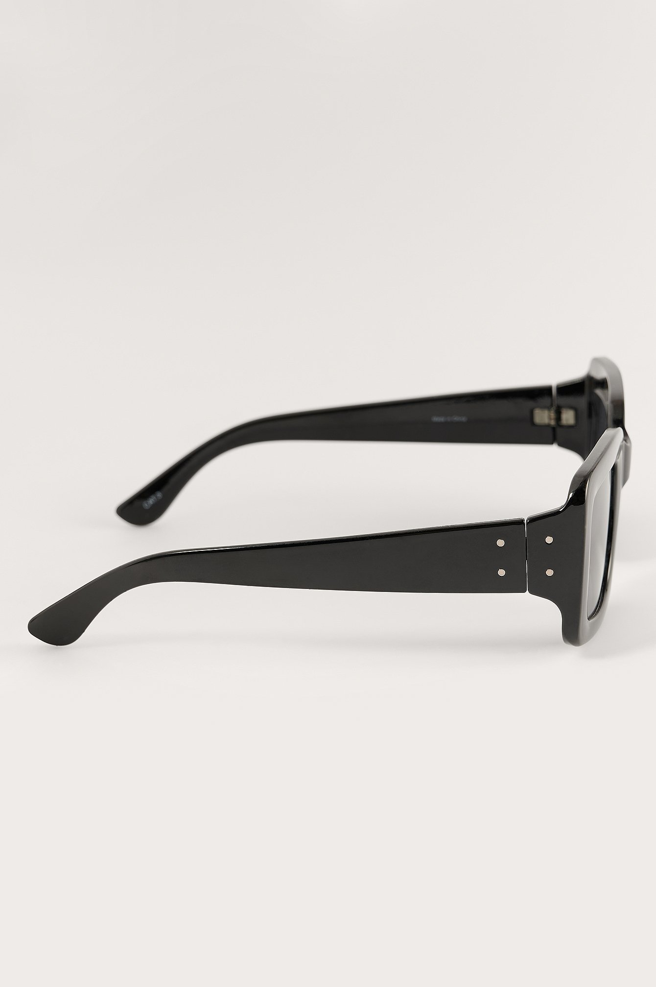 Black Wide Squared Sunglasses