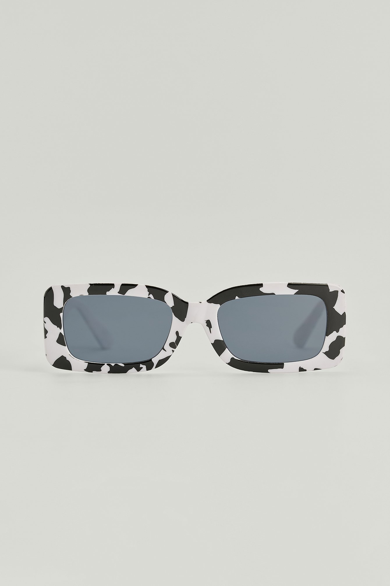 Black/White Wide Temple Retro Sunglasses