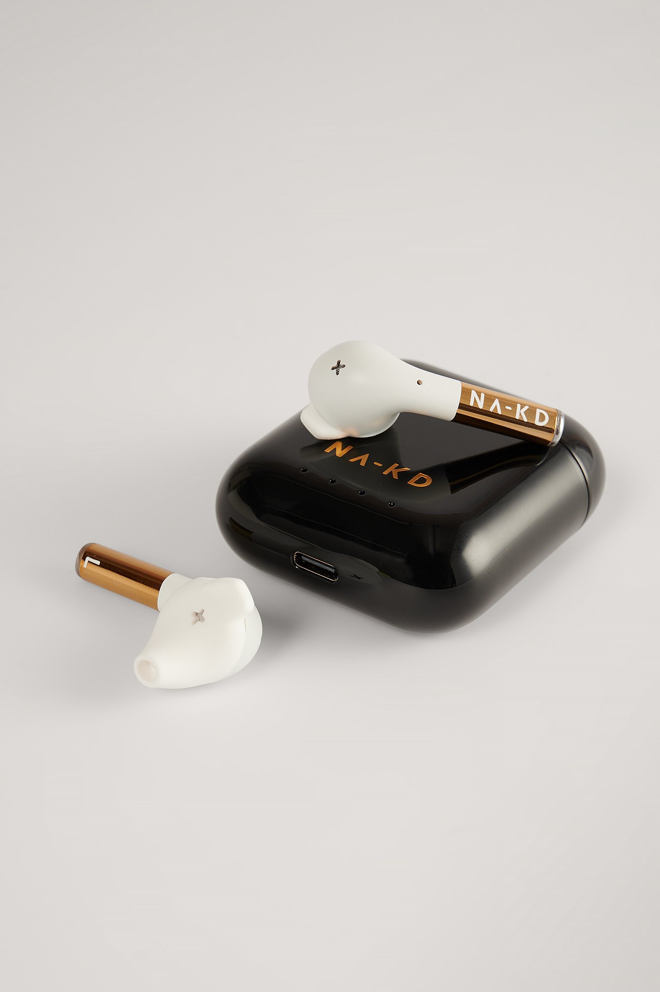 NAKD Wireless Headphones Black NAKD