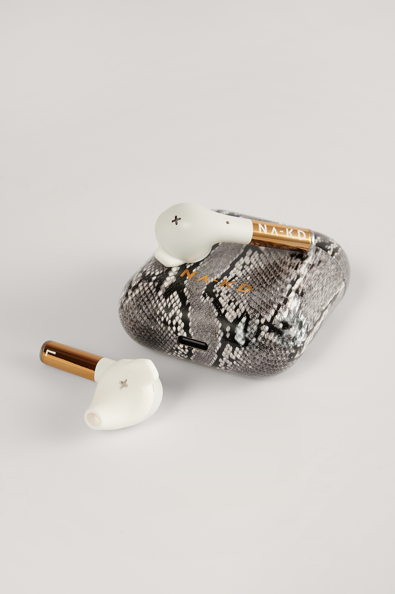 NA-KD Wireless Headphones Grey | na-kd.com