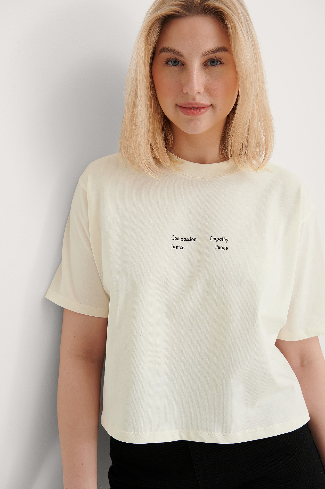 Off White Quotes Ekologisk wonder Woman croppad t-shirt