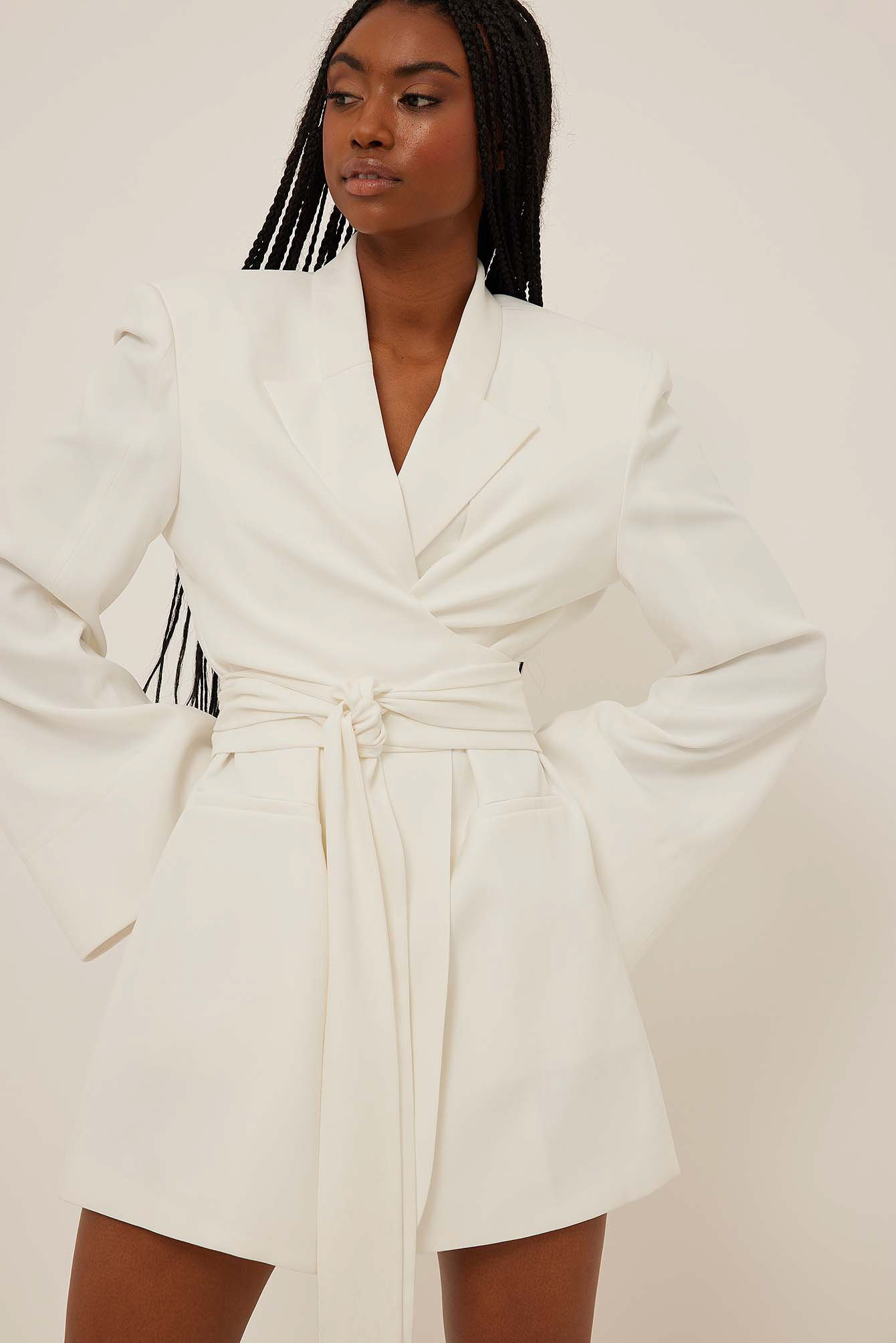 Supermarked forfriskende utilsigtet Wrapped Blazer Dress White | NA-KD