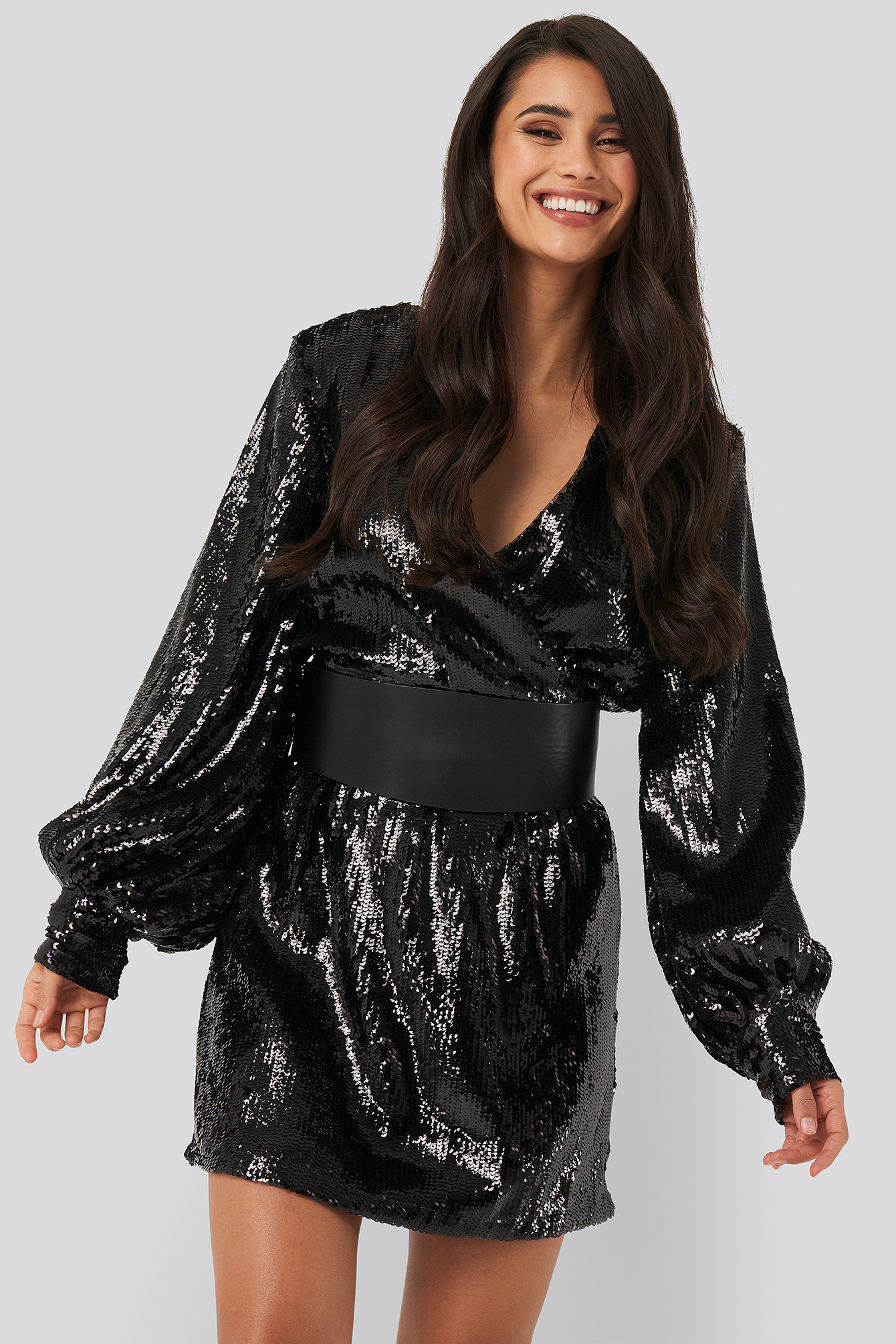 Heavy Sequin V-Neck Dress Black