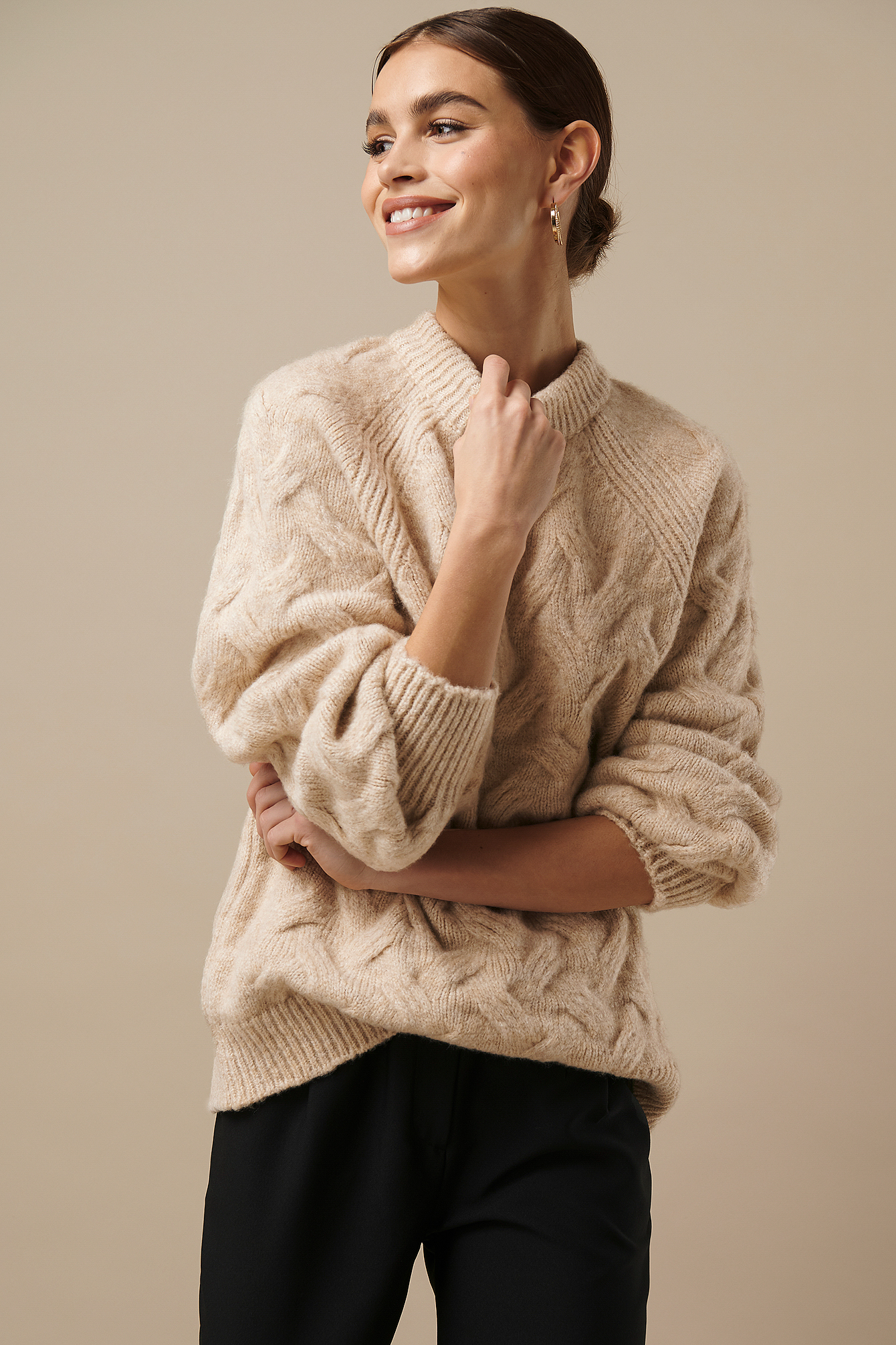 Chunky Cable Knitted Sweater Light Beige