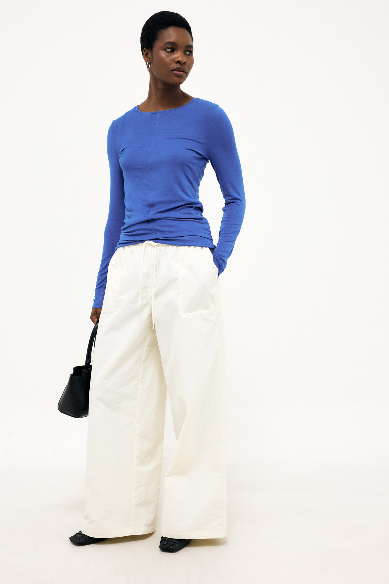 Nylon big pocket pants offwhite — byxor med fickor från NA-KD
