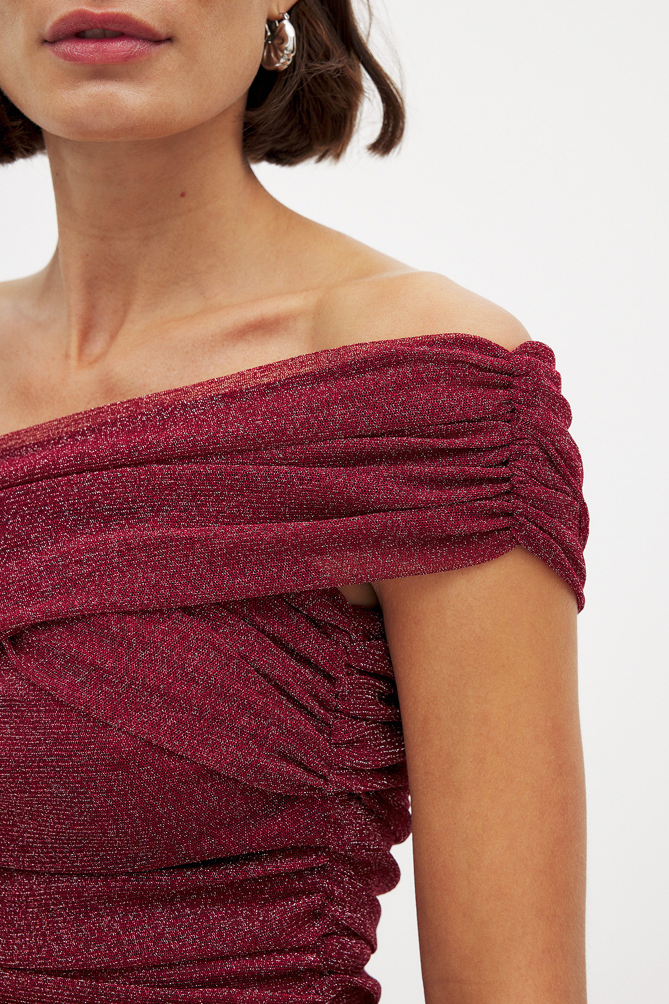 Off Shoulder Glitter Top Red | NA-KD