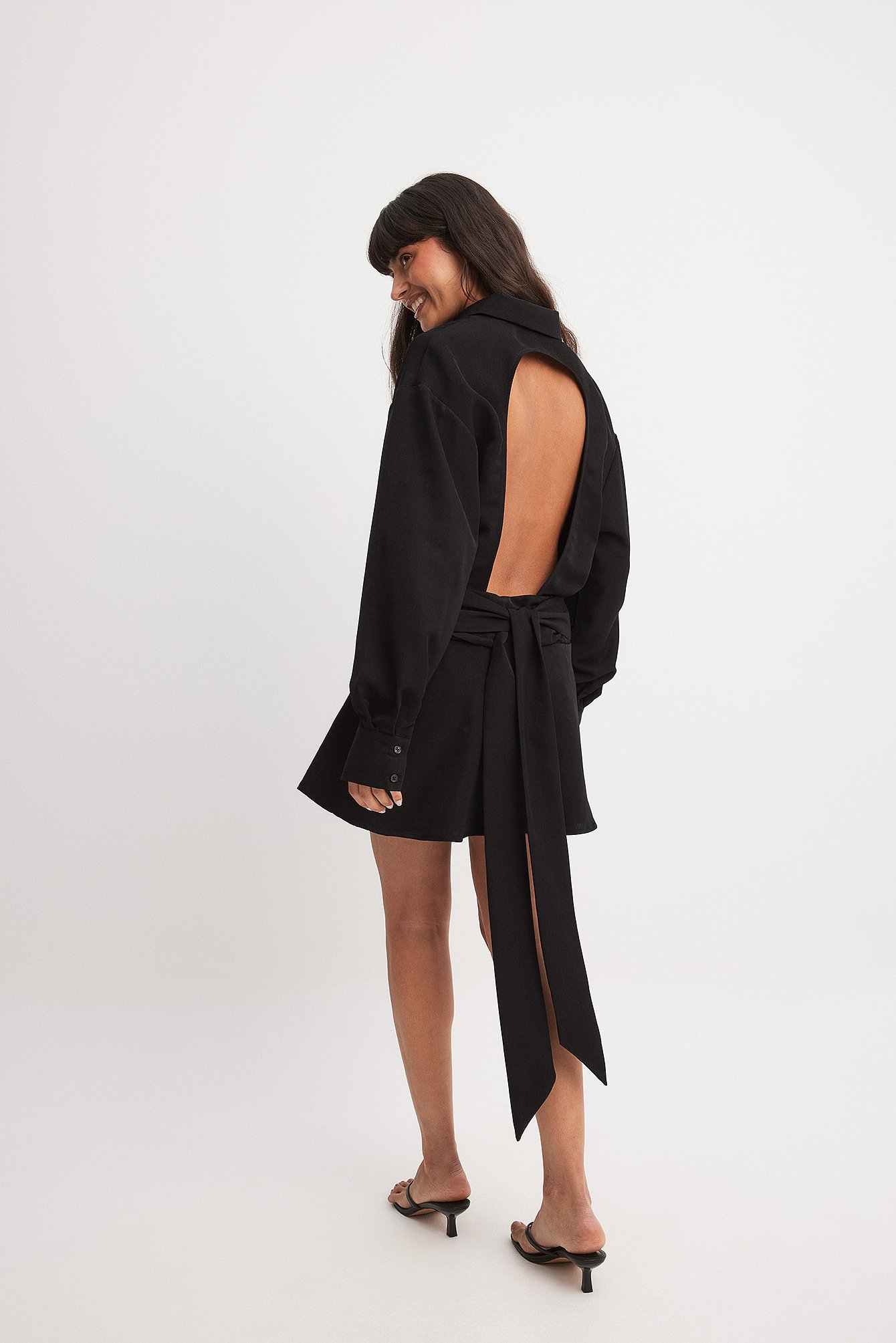 Chloé Schuterman x NA-KD Mini robe chemise - Robes Chemise - Noir - EU 40 - NA-KD / NAKD