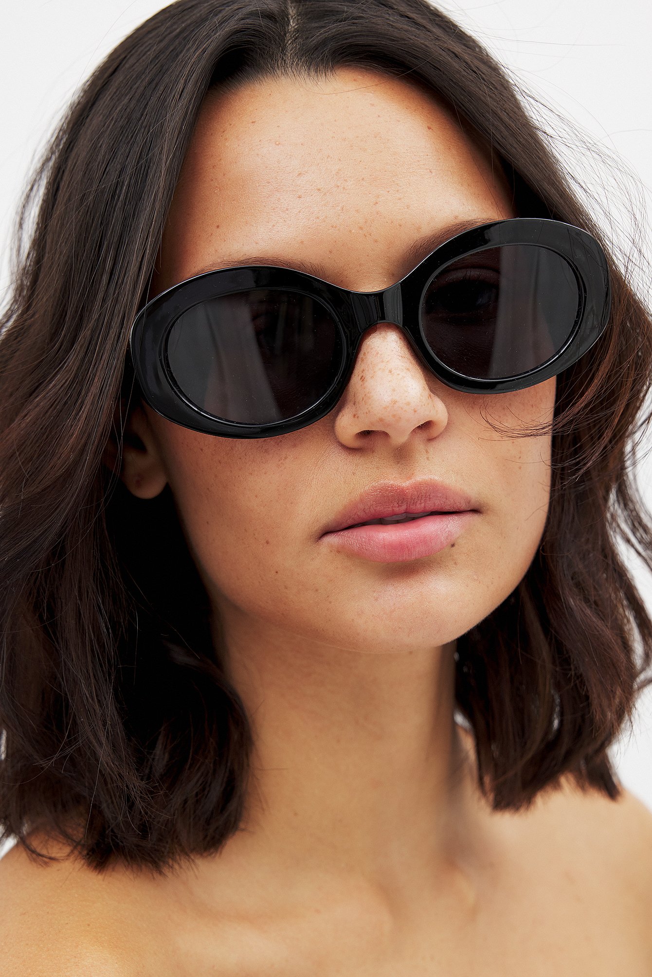 NA-KD Oval Frame Sunglasses - Sunglasses - Black - One Size - NA-KD / NAKD